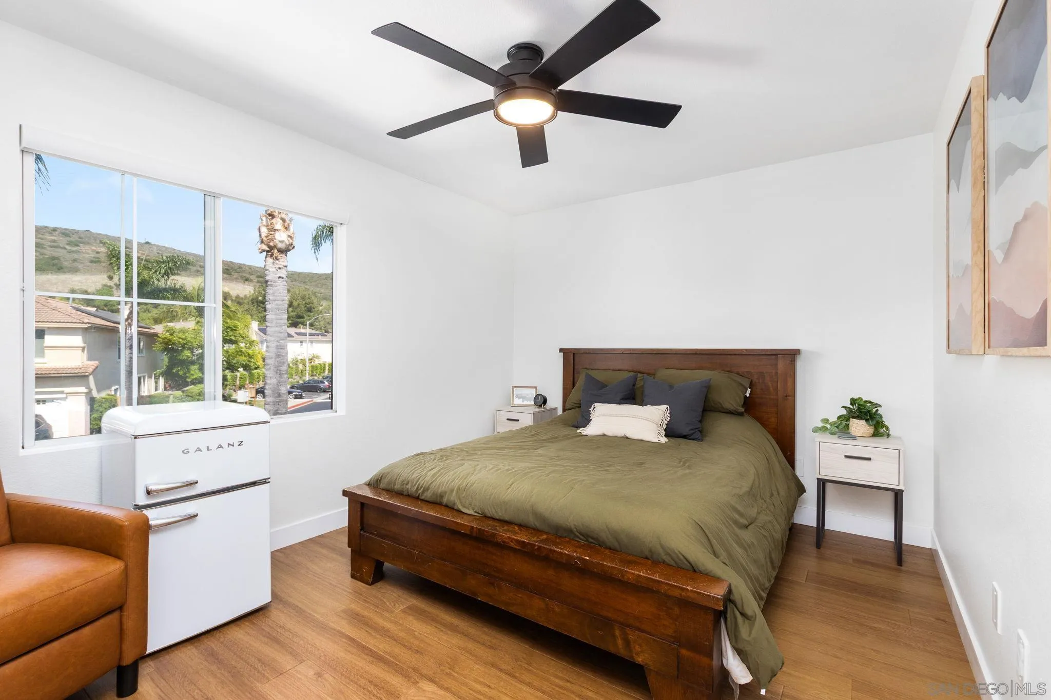 https://cdn.realtyfeed.com/cdn/127/250035498/c05606d1a8fc90fb59cf811ae211b05e.webp