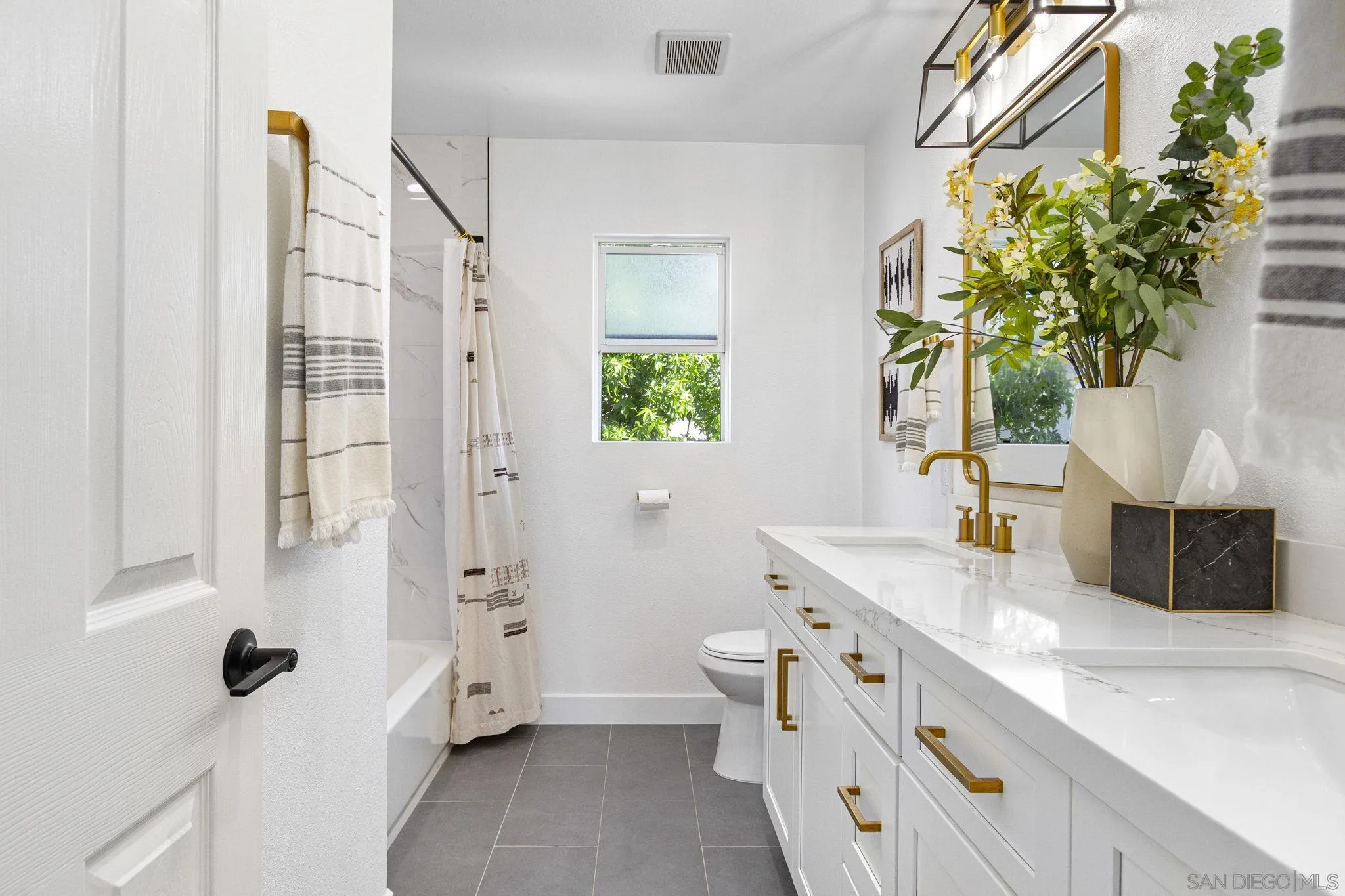 https://cdn.realtyfeed.com/cdn/127/250035498/e01cbeff832ca69d1632c8badd0a34e2.webp