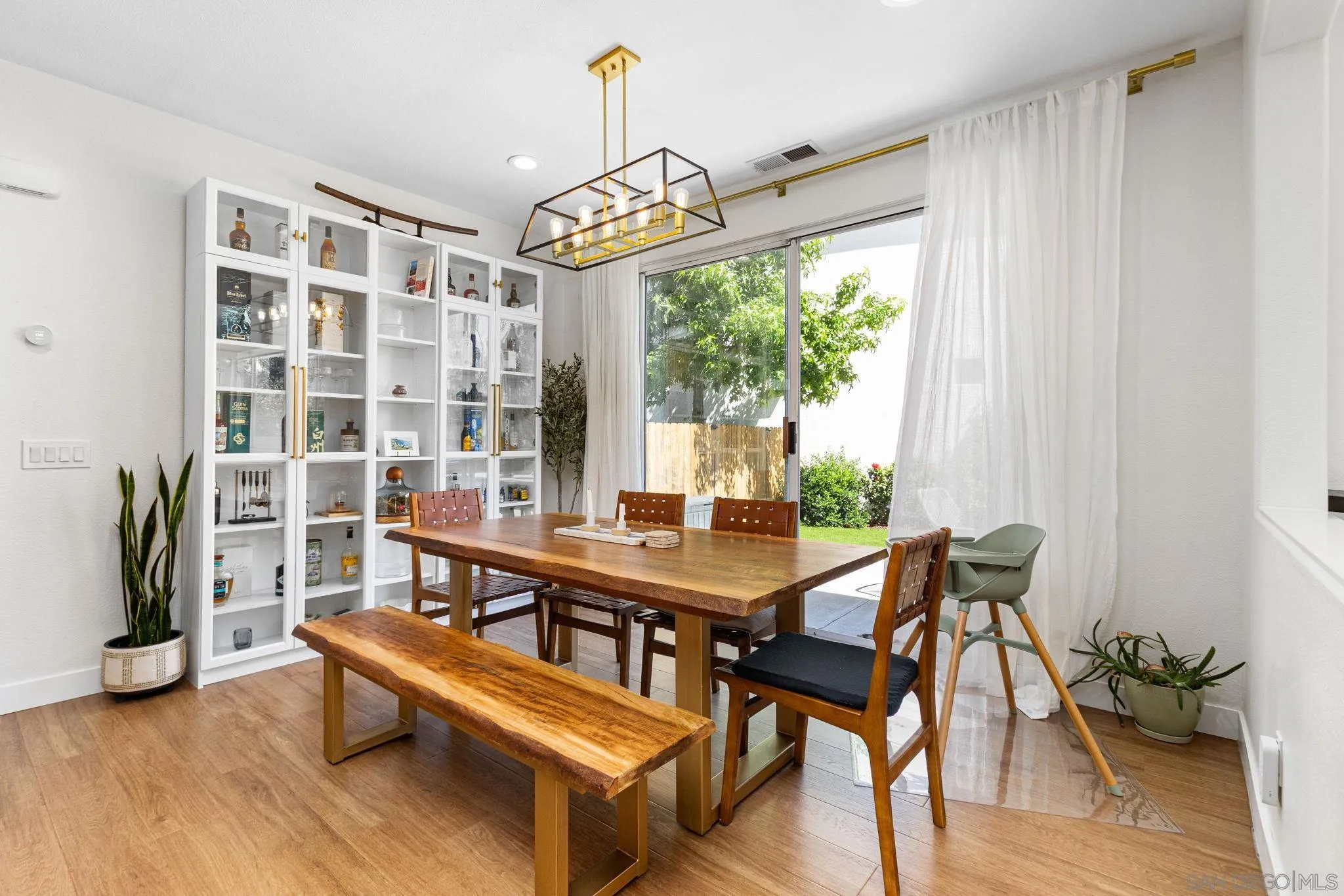 https://cdn.realtyfeed.com/cdn/127/250035498/e8d3d324eab1fa0a49c20089dca097da.webp