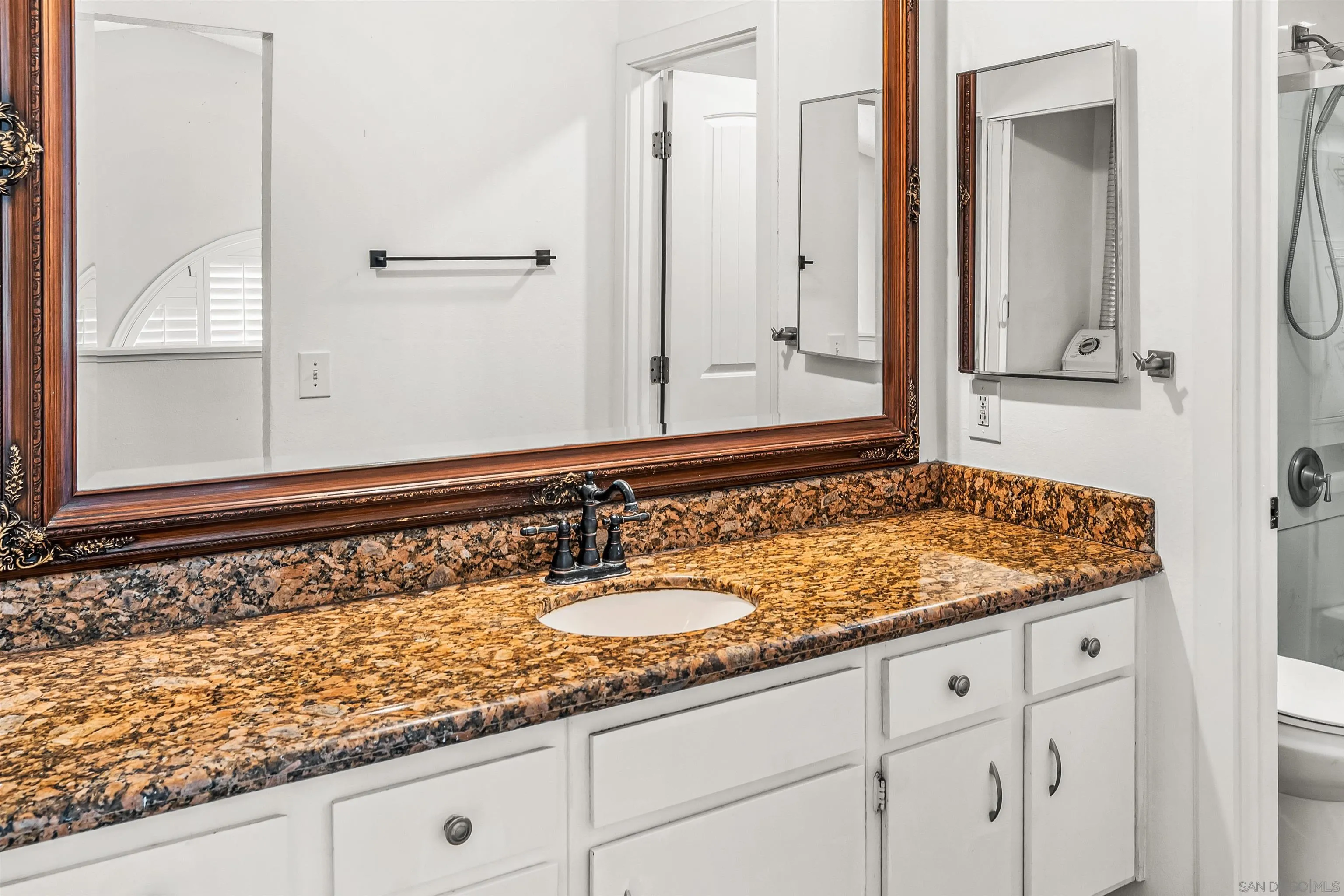 Photo #15: 250035505 Listing: Photo #15