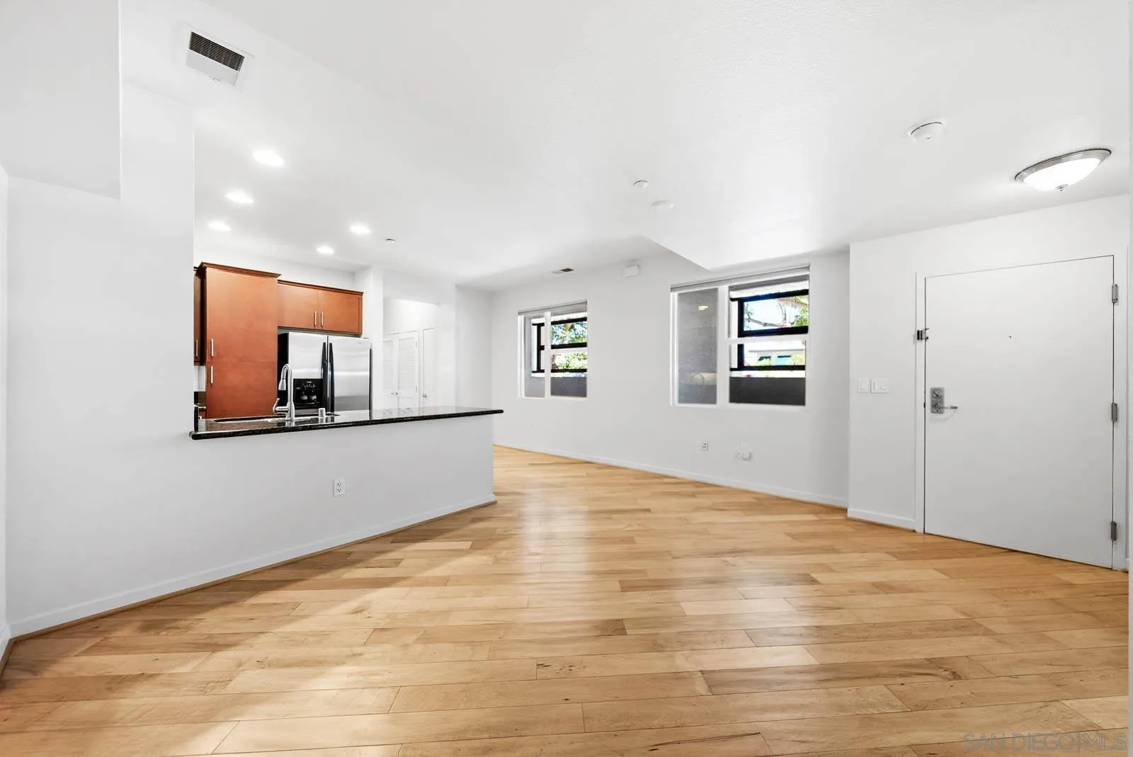 Photo #6: 250035509 Listing 