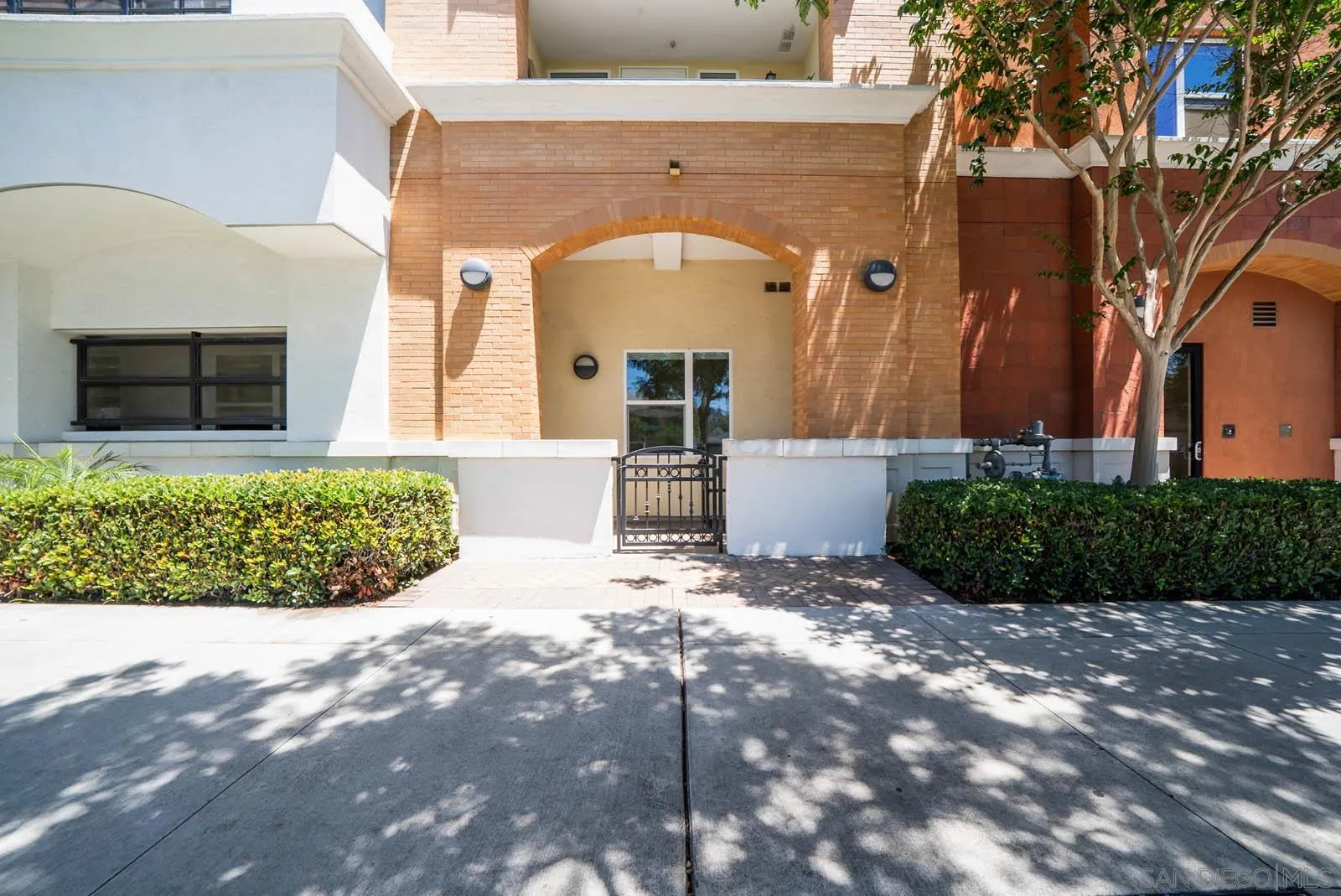 Photo #3: 250035509 Listing 