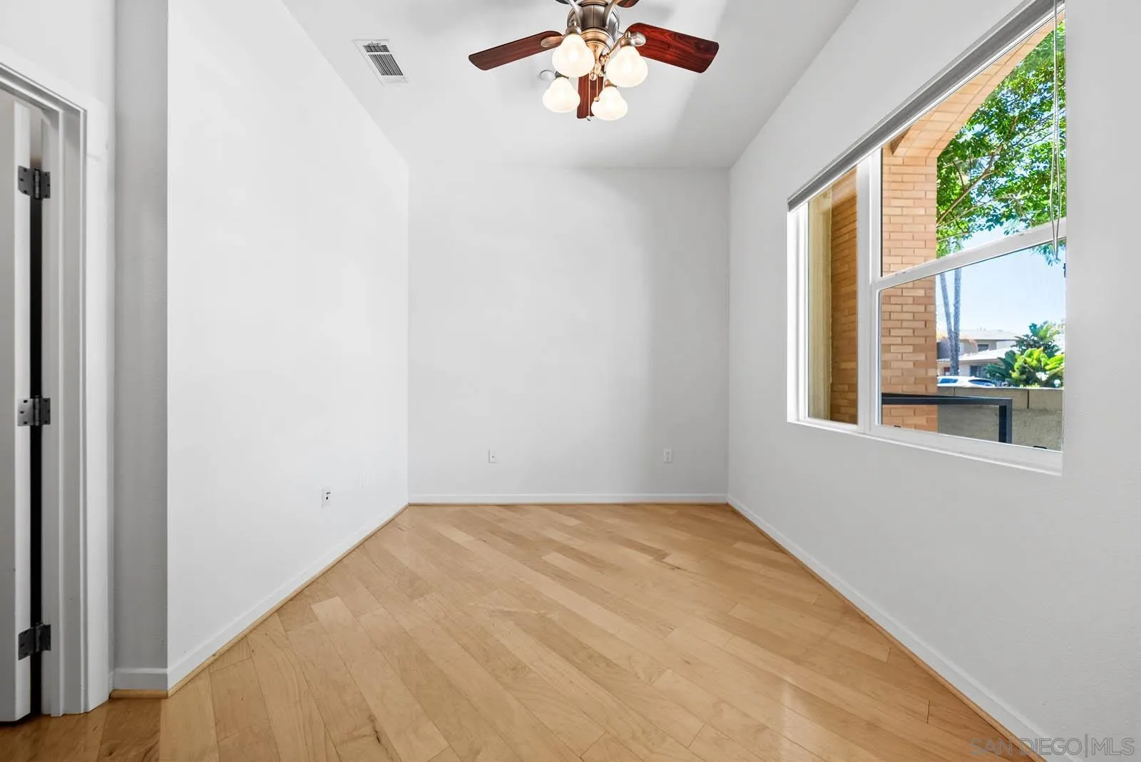 Photo #14: 250035509 Listing: Photo #14
