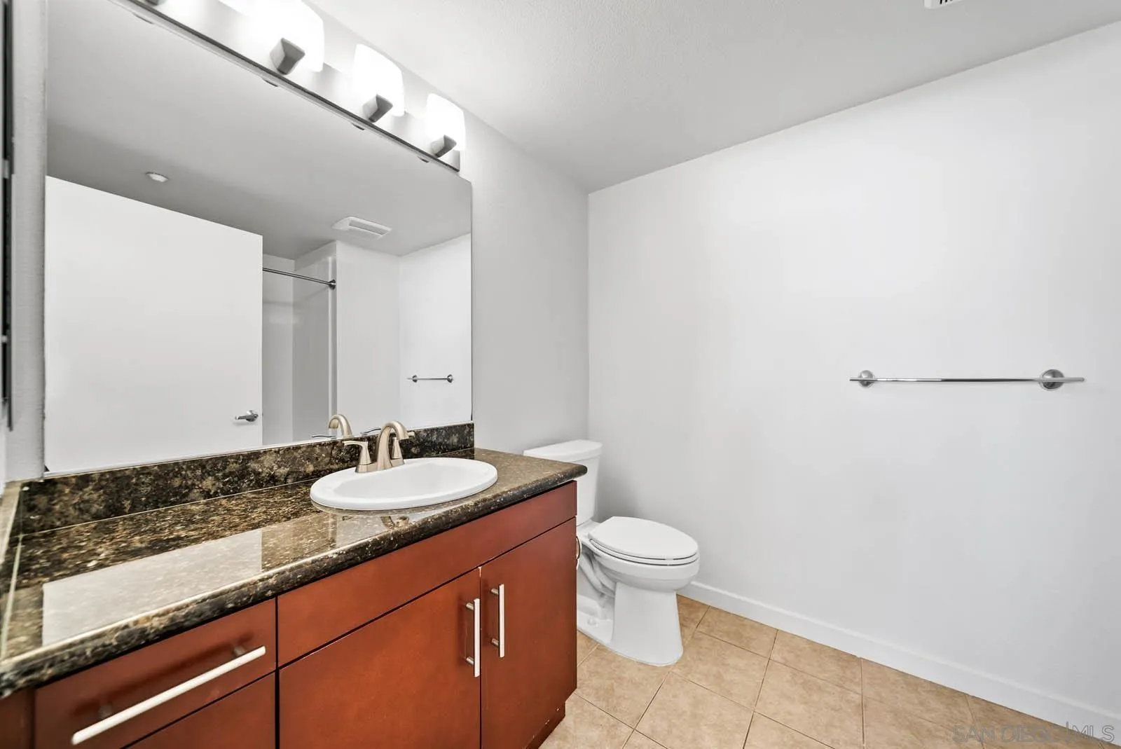Photo #12: 250035509 Listing: Photo #12