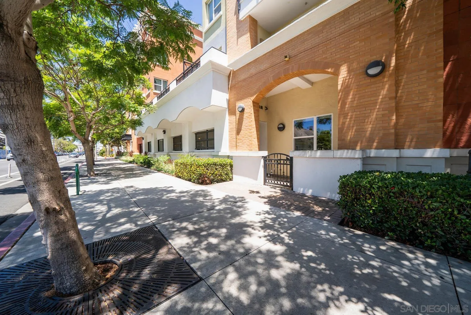 https://cdn.realtyfeed.com/cdn/127/250035509/f7bfe5c5bf9fbc3d1f9a048446bdee0a.webp