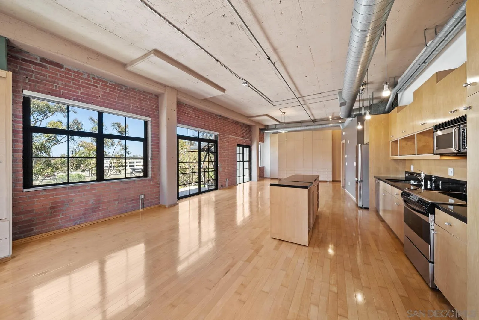 Photo #13: 250035510 Listing: Photo #13