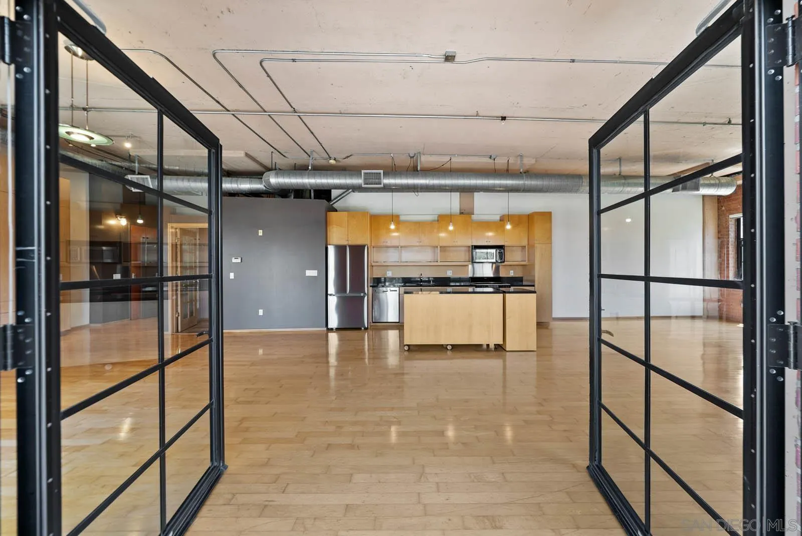 Photo #3: 250035510 Listing 