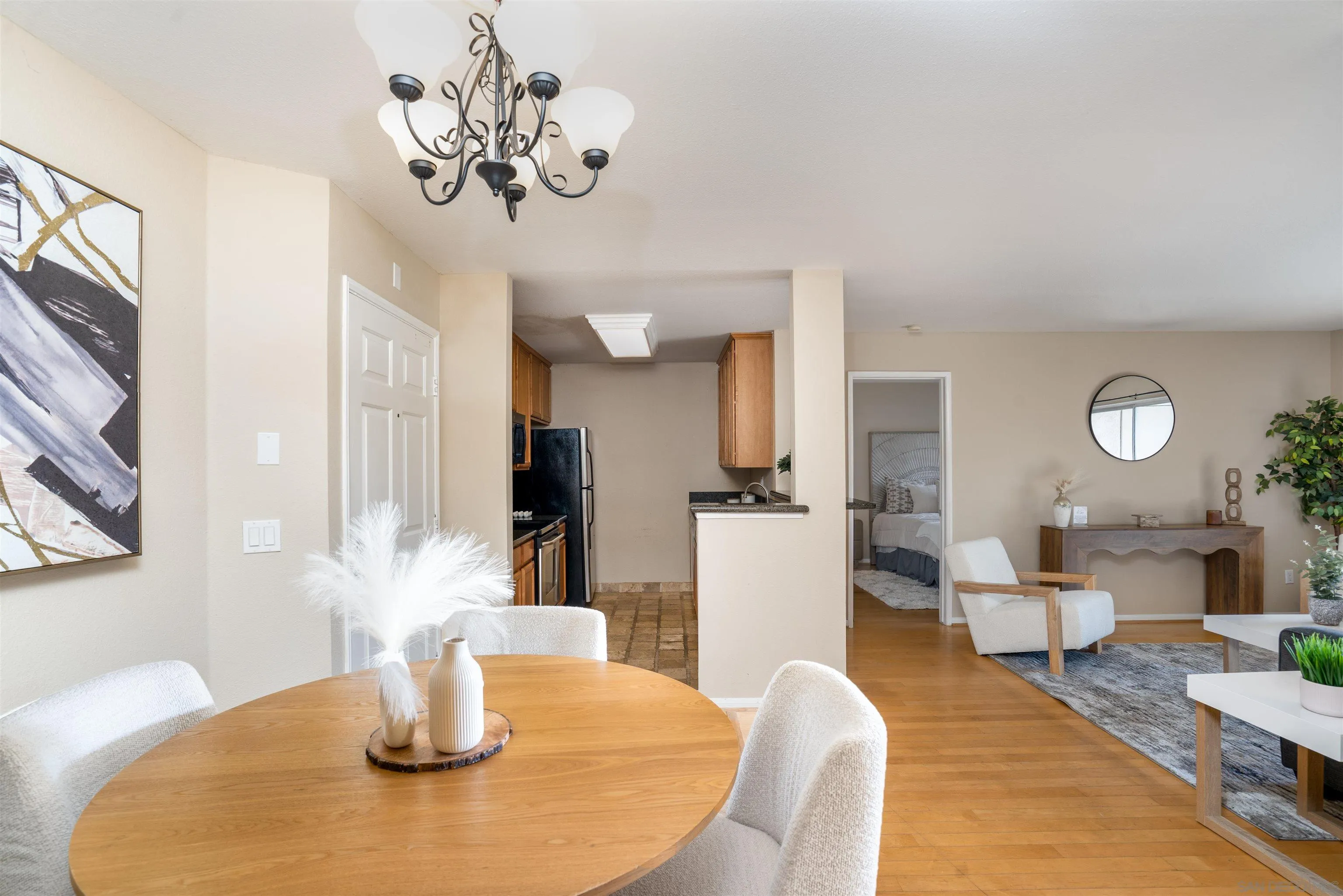 Photo #4: 250035518 Listing 