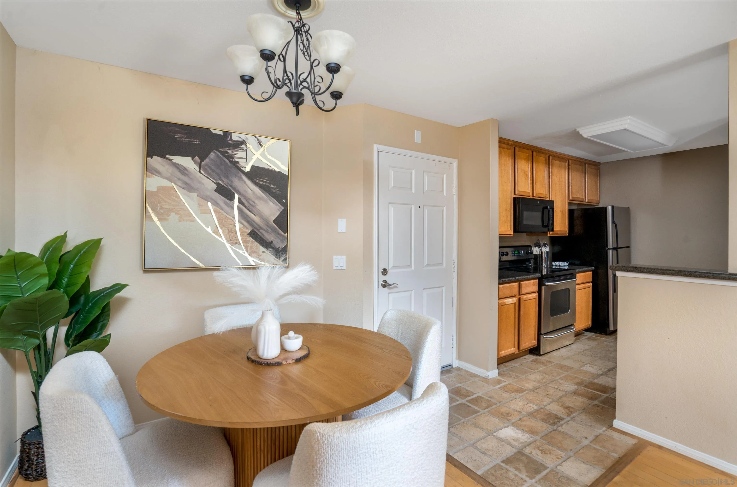 Photo #6: 250035518 Listing 