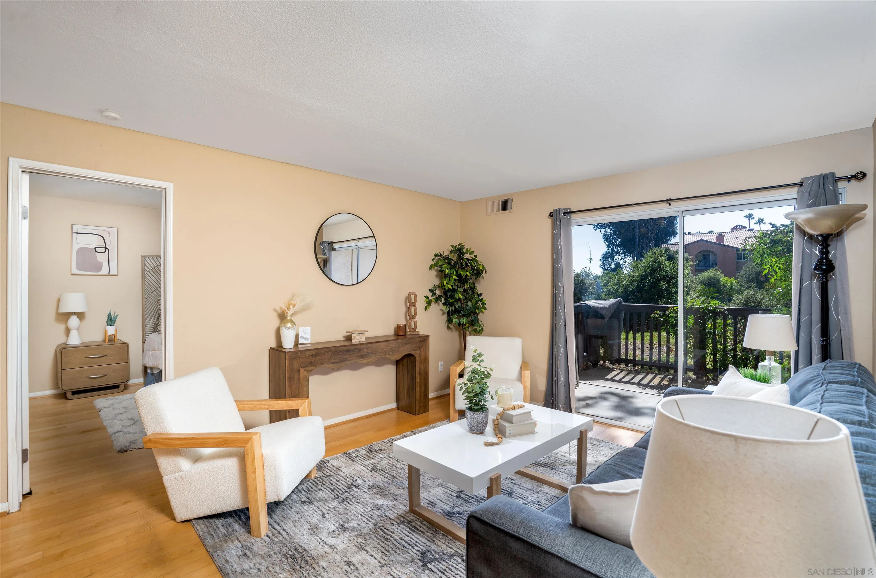 Photo #3: 250035518 Listing 