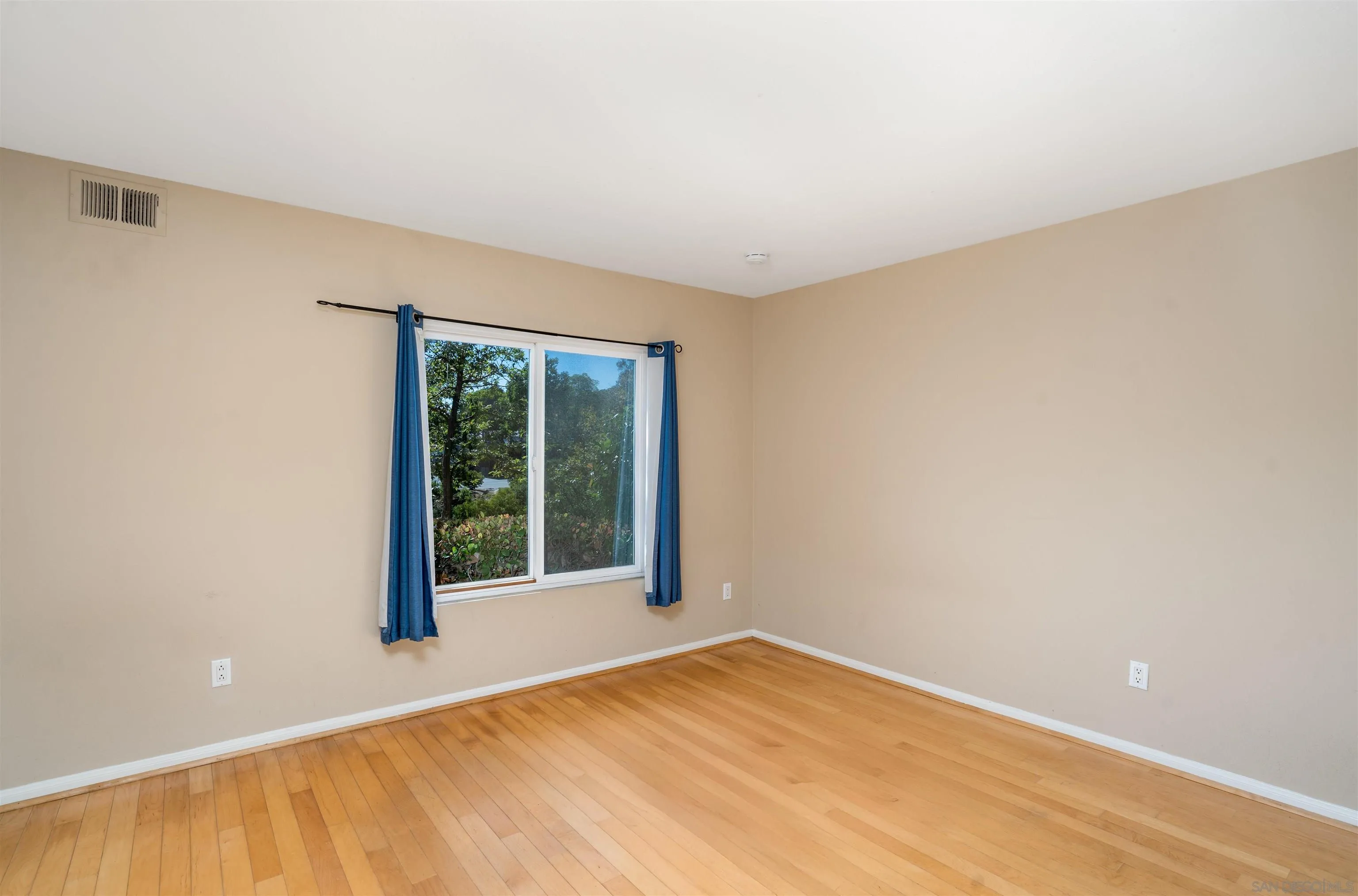 Photo #14: 250035518 Listing: Photo #14