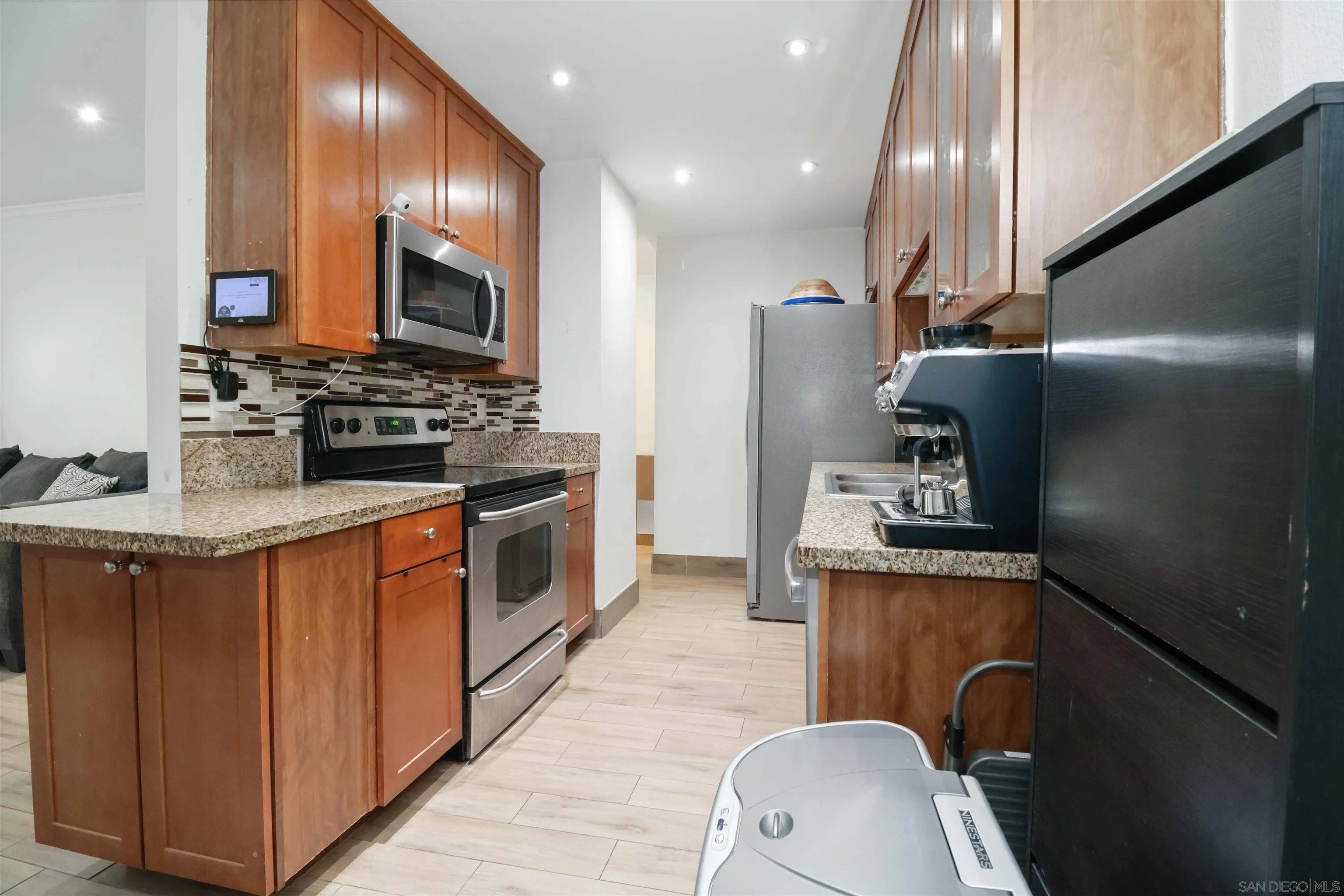 Photo #10: 250035519 Listing: Photo #10