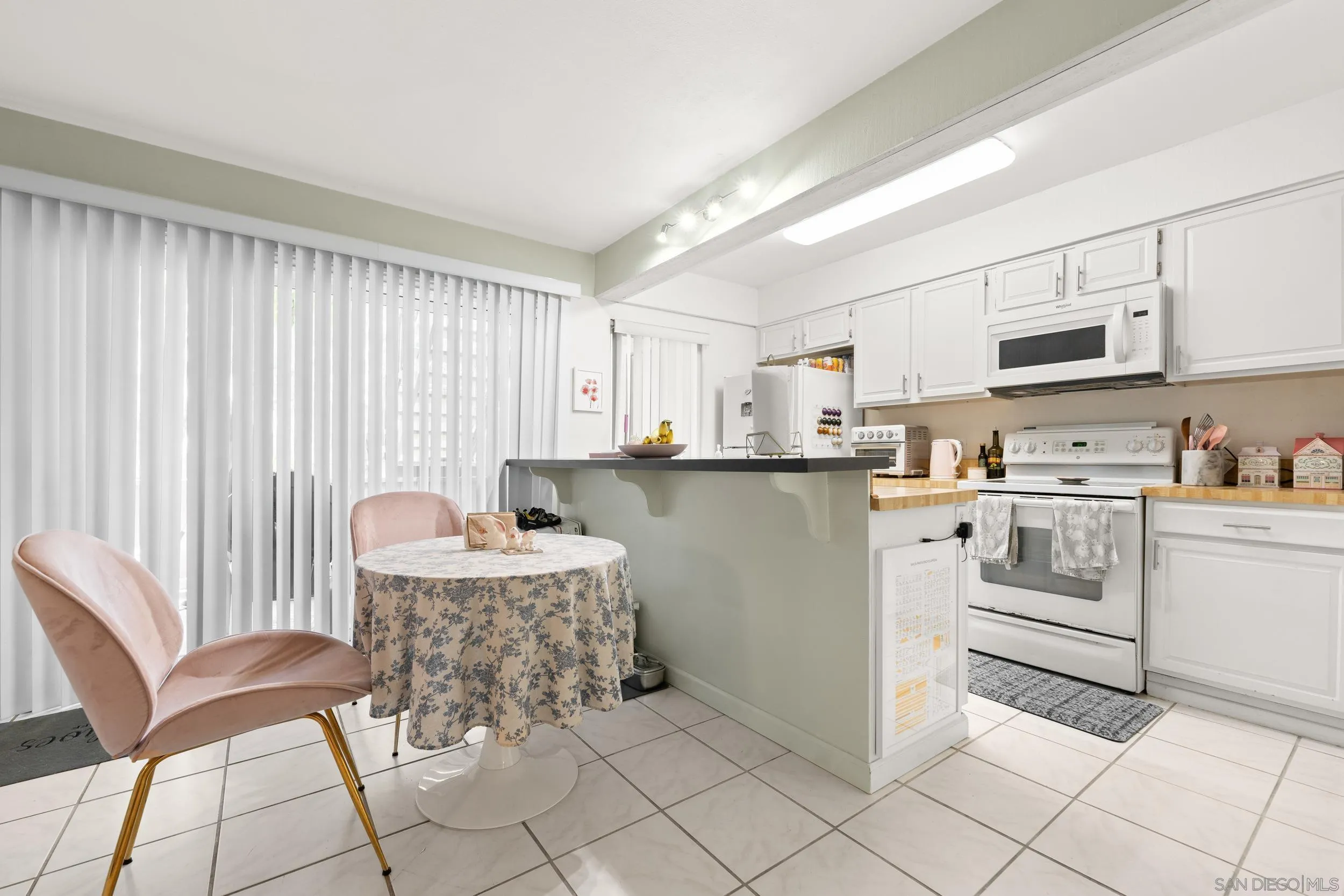 Photo #8: 250035520 Listing: Photo #8
