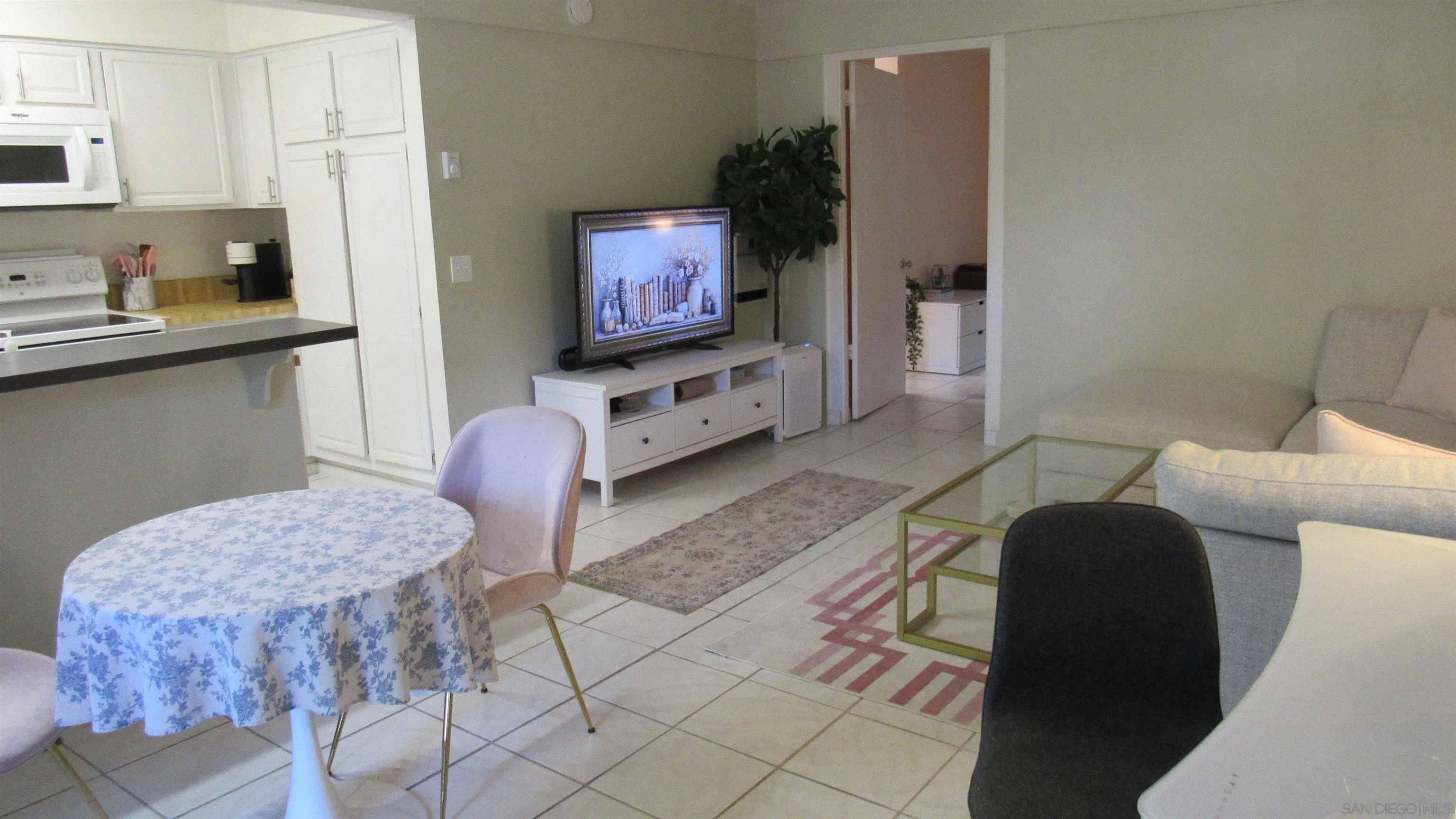 Photo #3: 250035520 Listing 