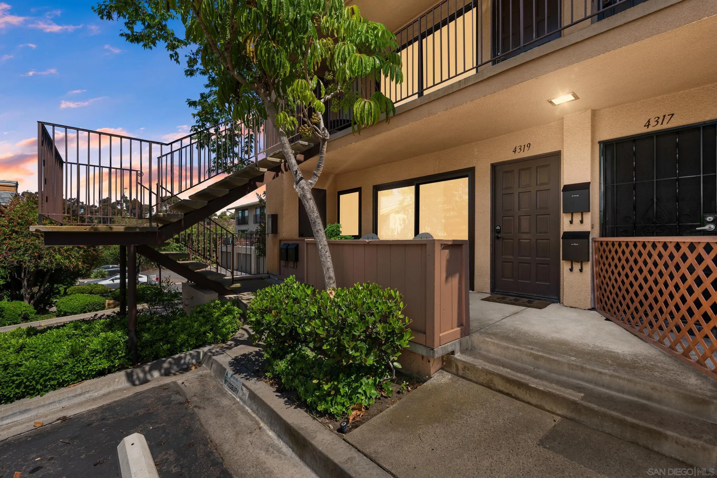Photo #2: 250035520 Listing 
