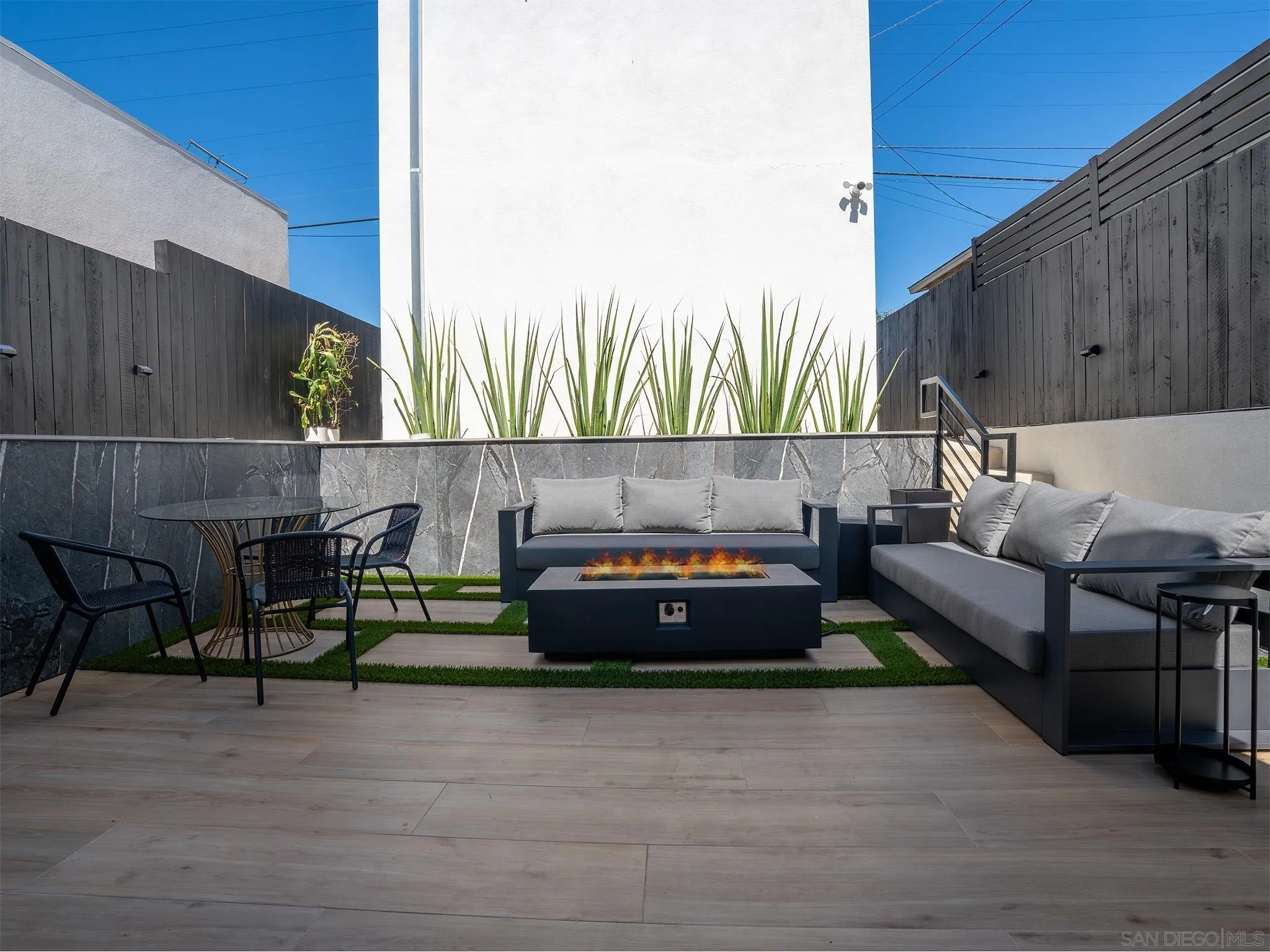 https://cdn.realtyfeed.com/cdn/127/250035530/17661c19258b80ab167de69ea21f06b4.webp