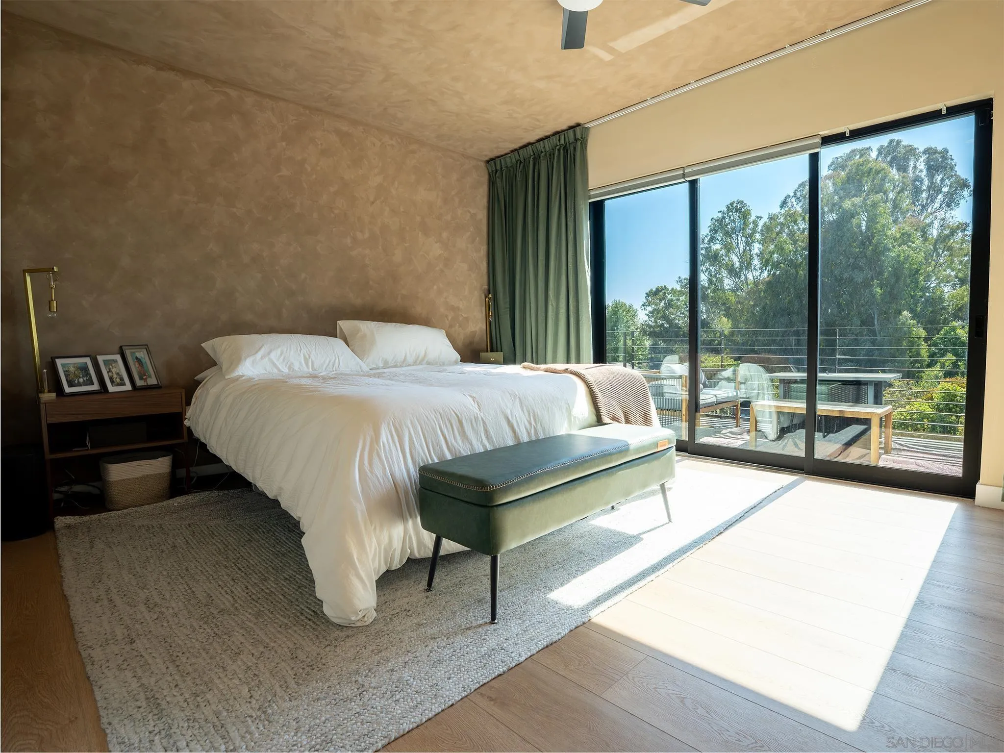 https://cdn.realtyfeed.com/cdn/127/250035530/2f4efe135dae4d8432df532dc59e09f8.webp