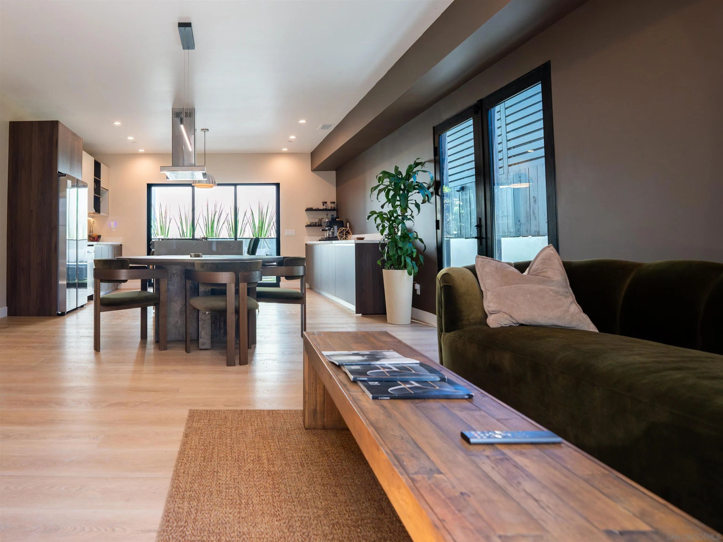https://cdn.realtyfeed.com/cdn/127/250035530/a31820fef67b6c6f4afe00d63159cee6.webp