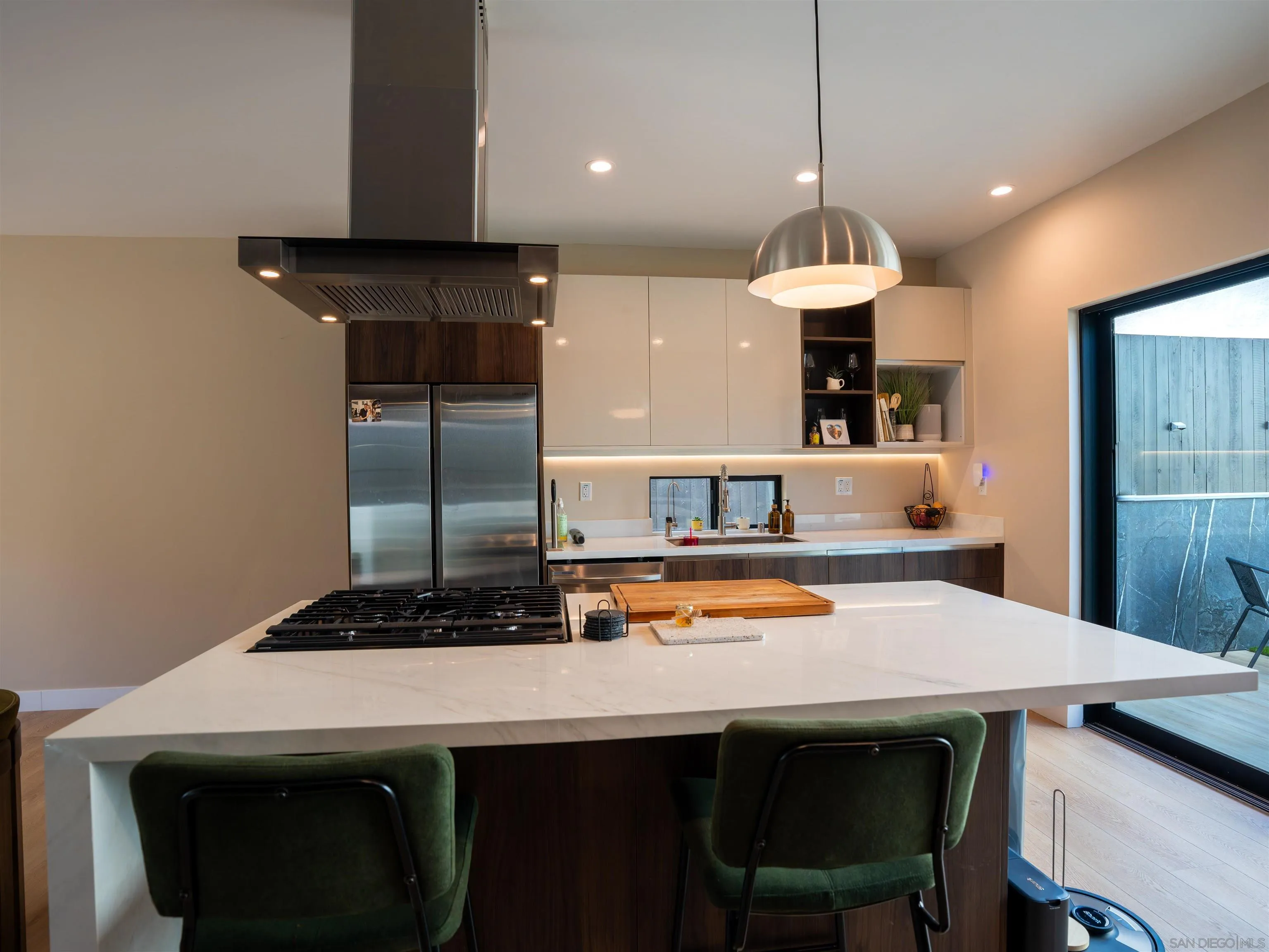 https://cdn.realtyfeed.com/cdn/127/250035530/ab814db30e25d1178eb7061910c8d516.webp