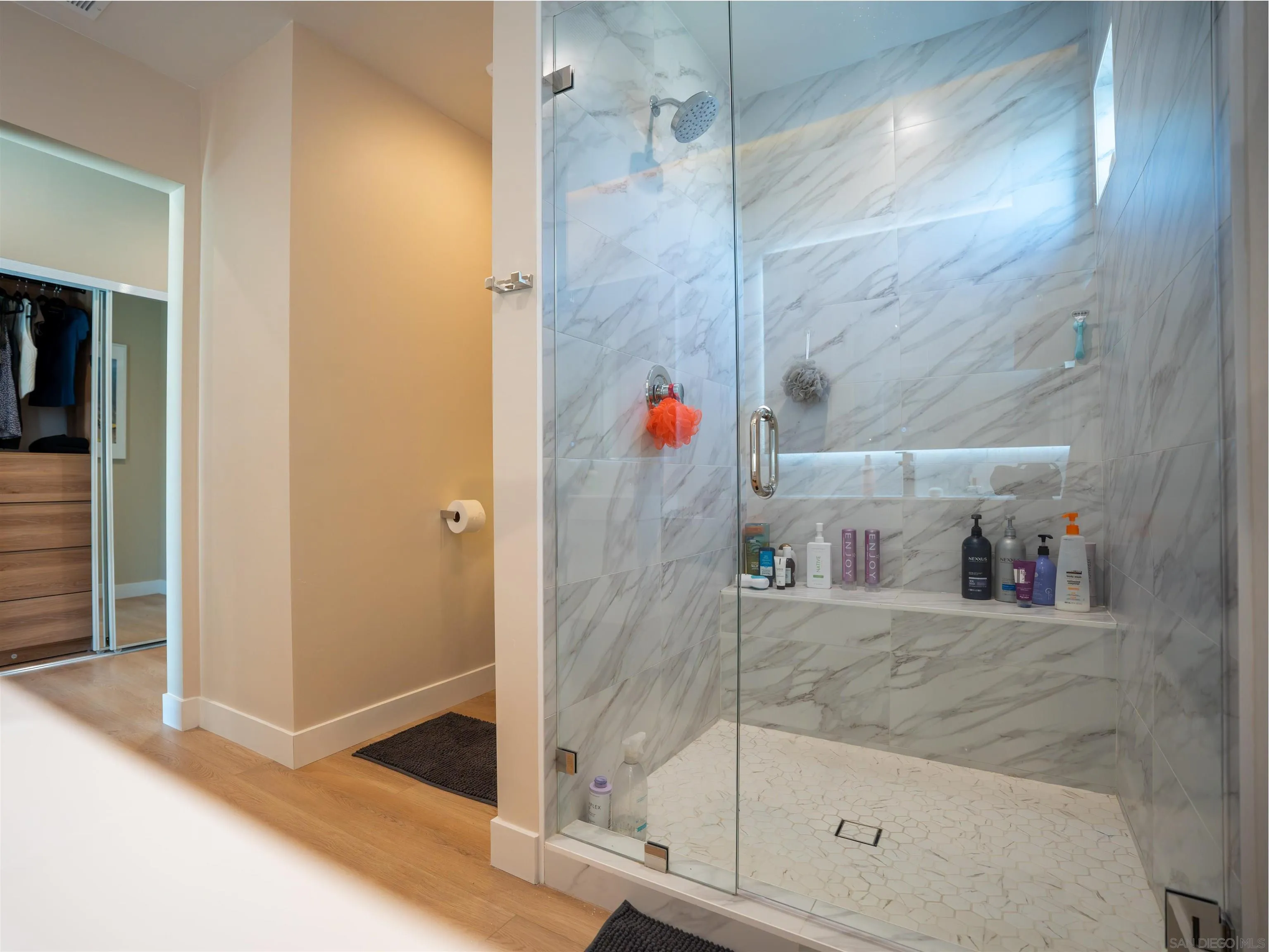 https://cdn.realtyfeed.com/cdn/127/250035530/c9fb0da470b1368289c5ac6430aecbed.webp