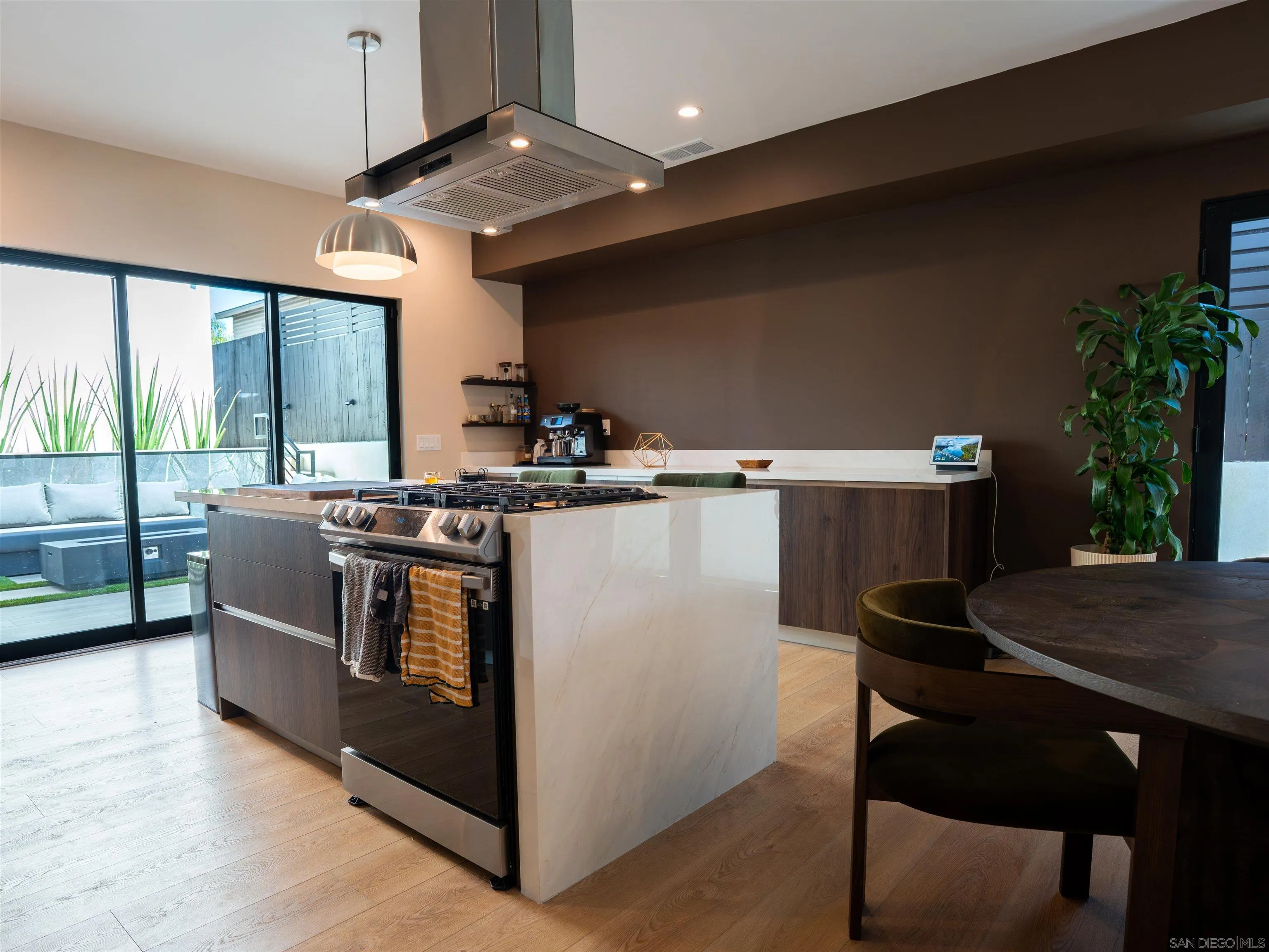https://cdn.realtyfeed.com/cdn/127/250035530/e02231aa02cc0164a7460e7cec6e54f0.webp