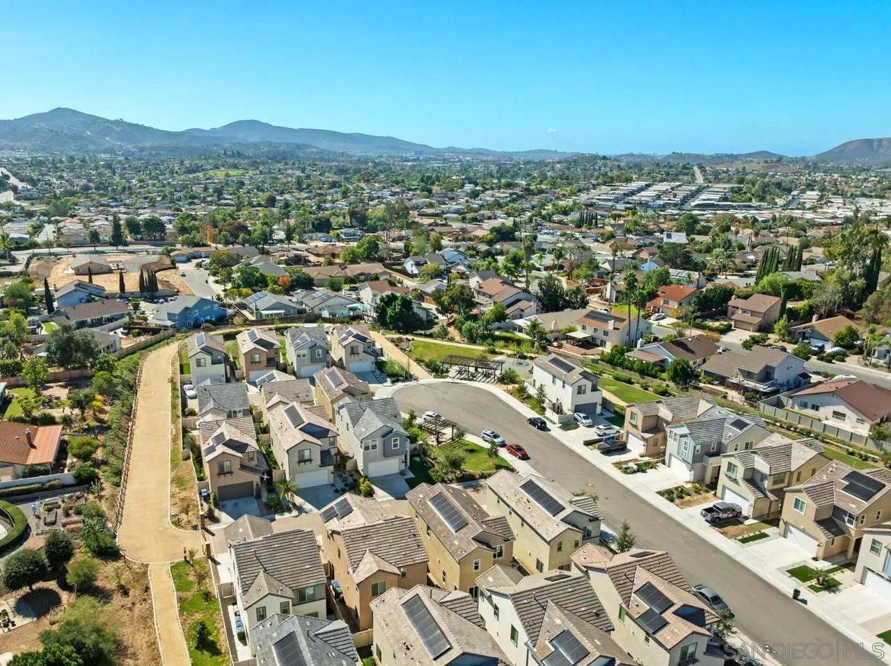 https://cdn.realtyfeed.com/cdn/127/250035531/487c5c3a13343e14c3d90eefab8cf7ac.webp
