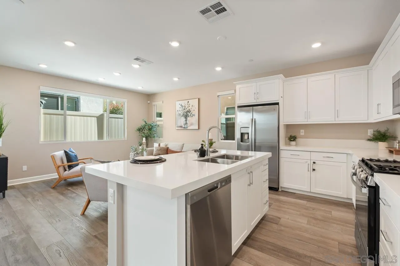 https://cdn.realtyfeed.com/cdn/127/250035531/63e6bd4f983ecea345d9cc1c61d5b037.webp