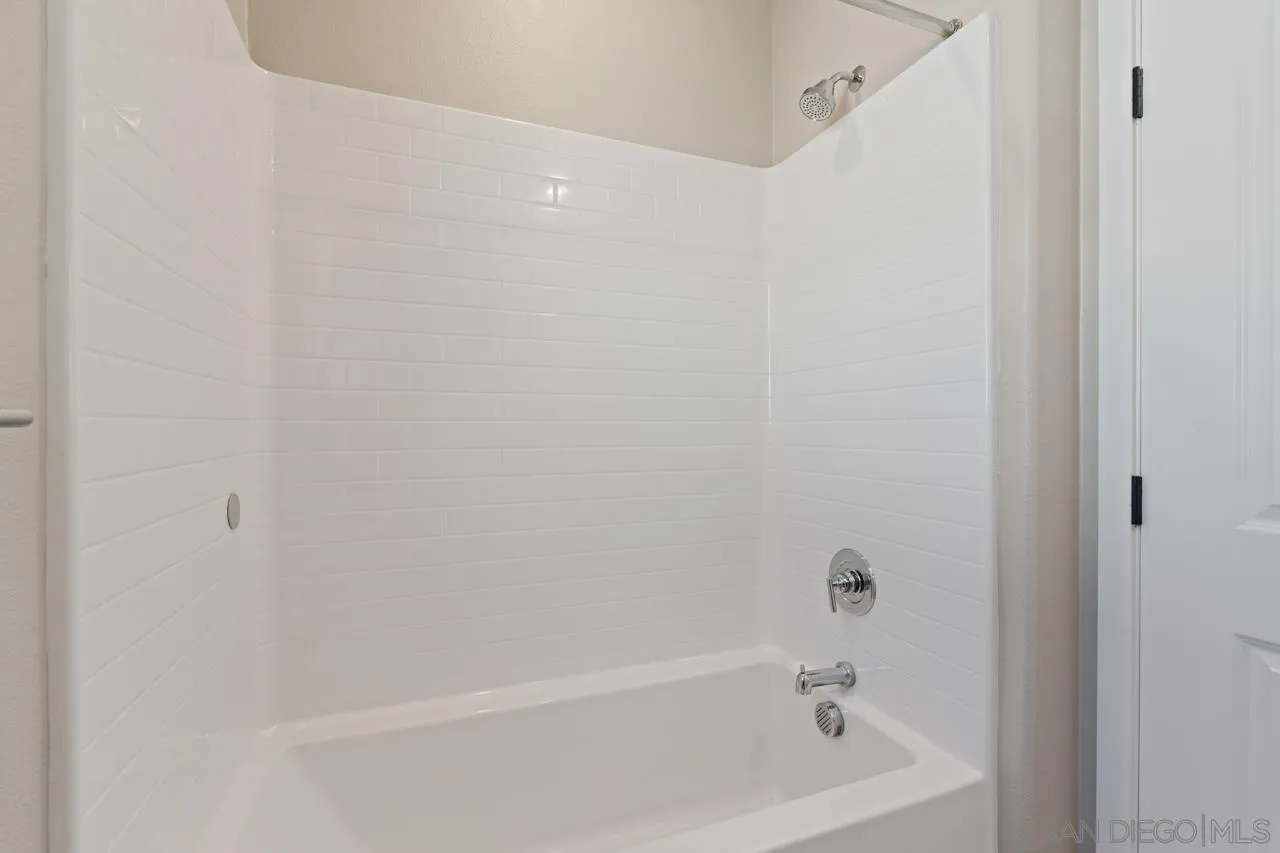 https://cdn.realtyfeed.com/cdn/127/250035531/95d8ffdad332276f42cfdfc65f4deb9a.webp