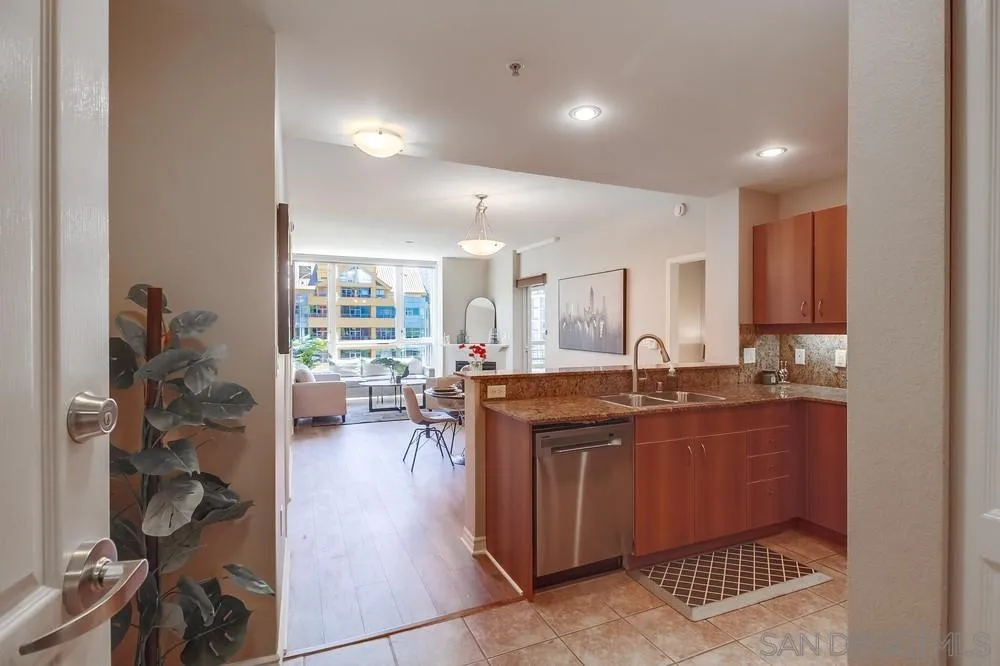 Photo #4: 250035543 Listing 