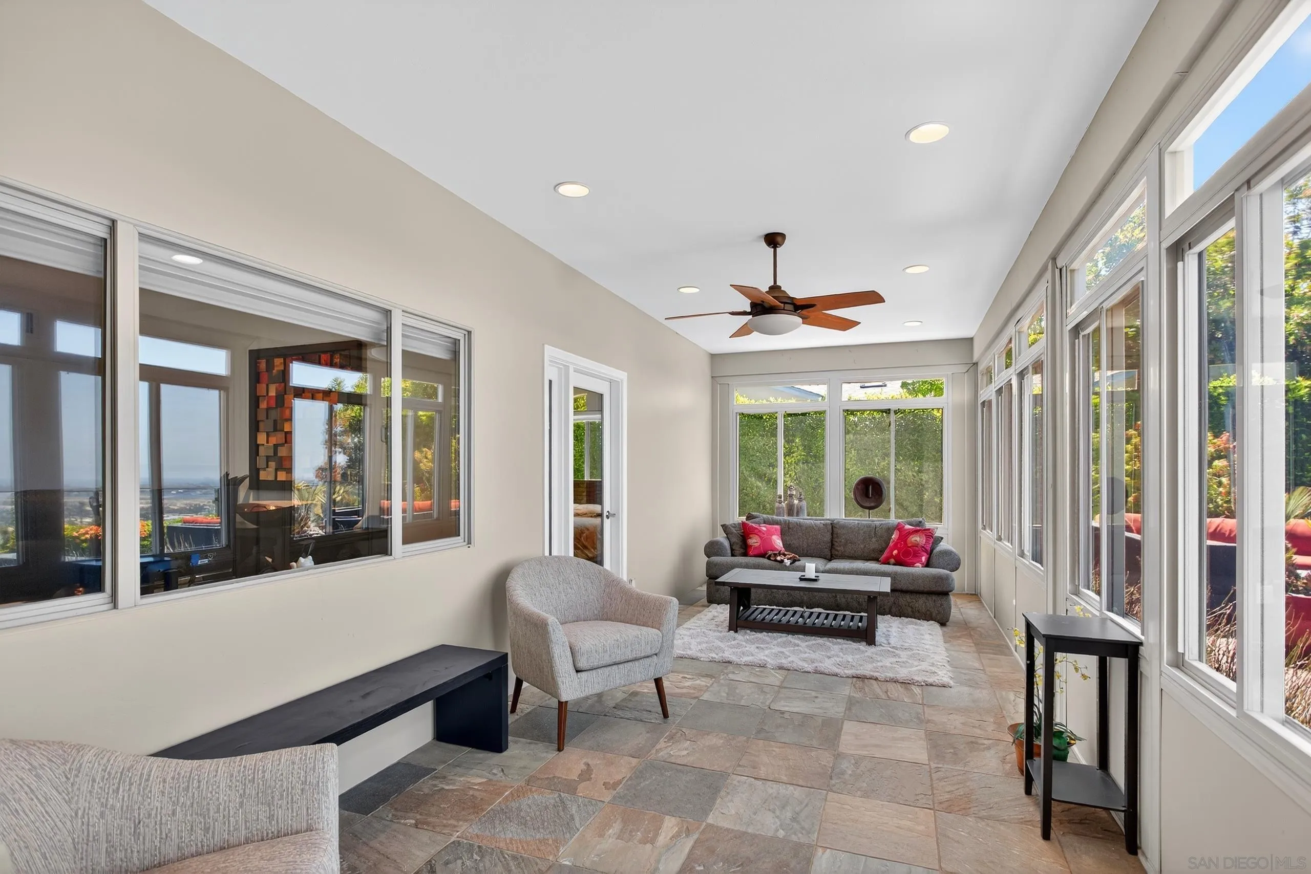 https://cdn.realtyfeed.com/cdn/127/250035547/914472ed8e1c16ad97ca74c83e6ab3e9.webp