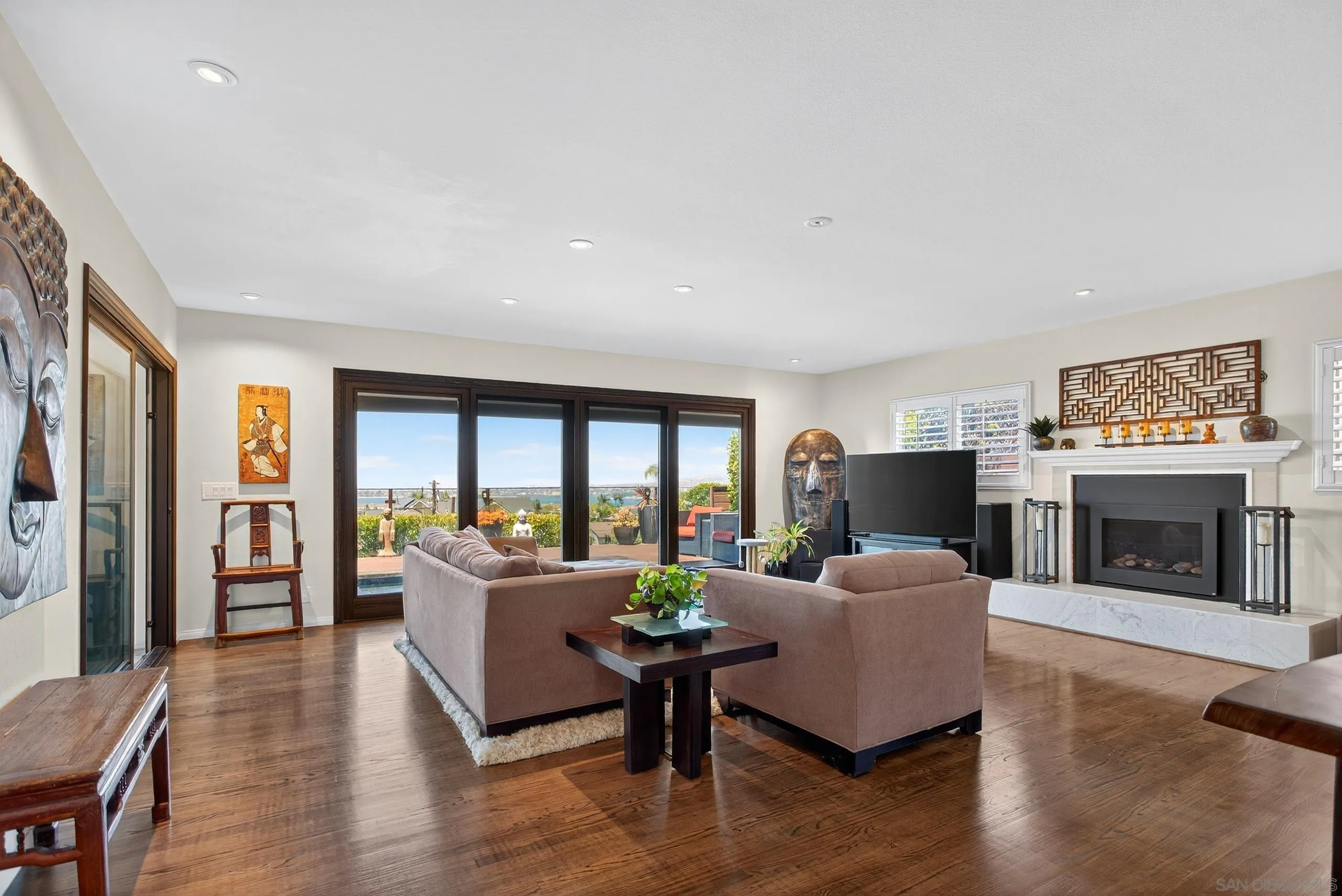https://cdn.realtyfeed.com/cdn/127/250035547/d4557f0b1429b92df918acefbf7021c4.webp