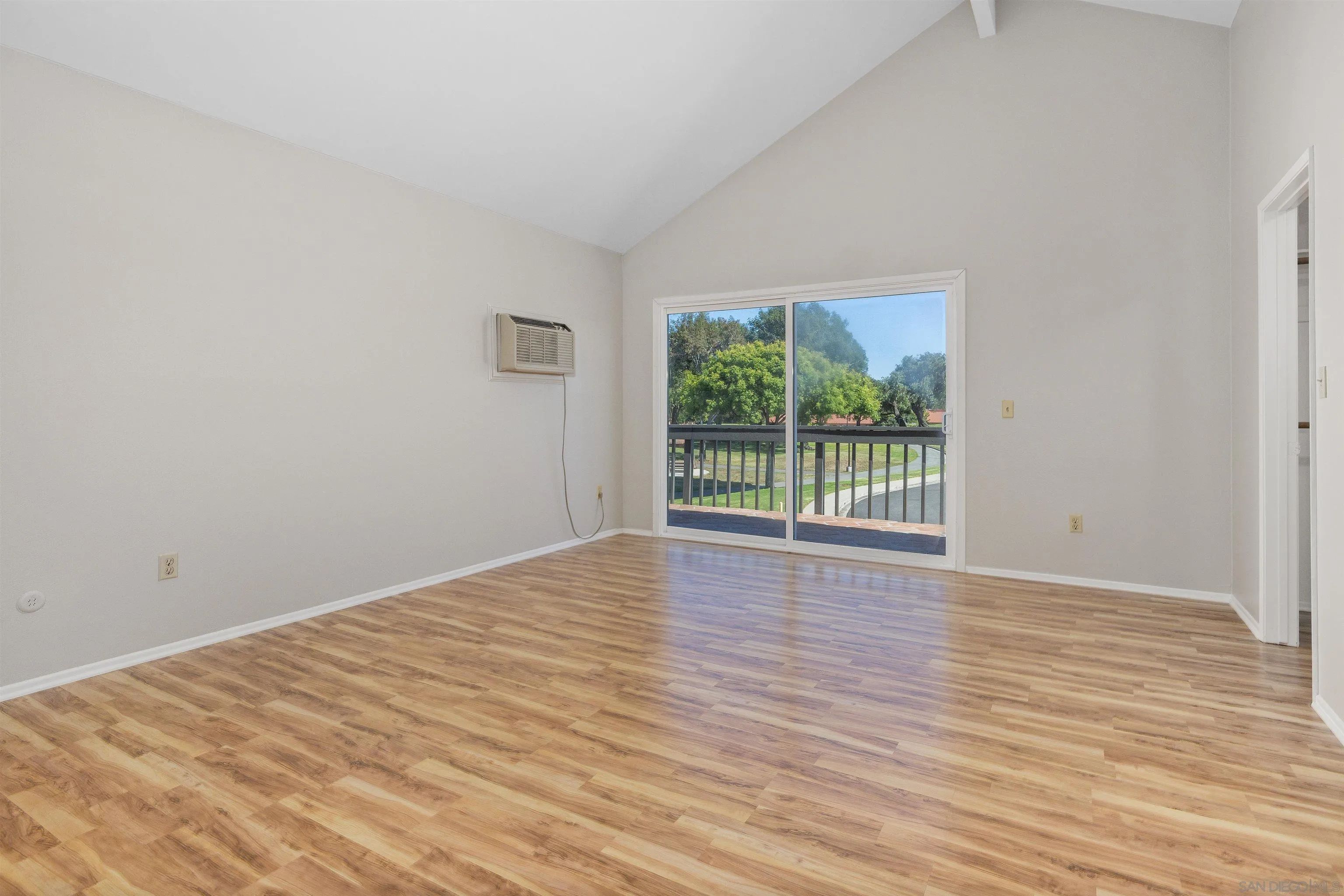 https://cdn.realtyfeed.com/cdn/127/250035548/79aa5cc9932cdb881e0739c5dfb119a6.webp