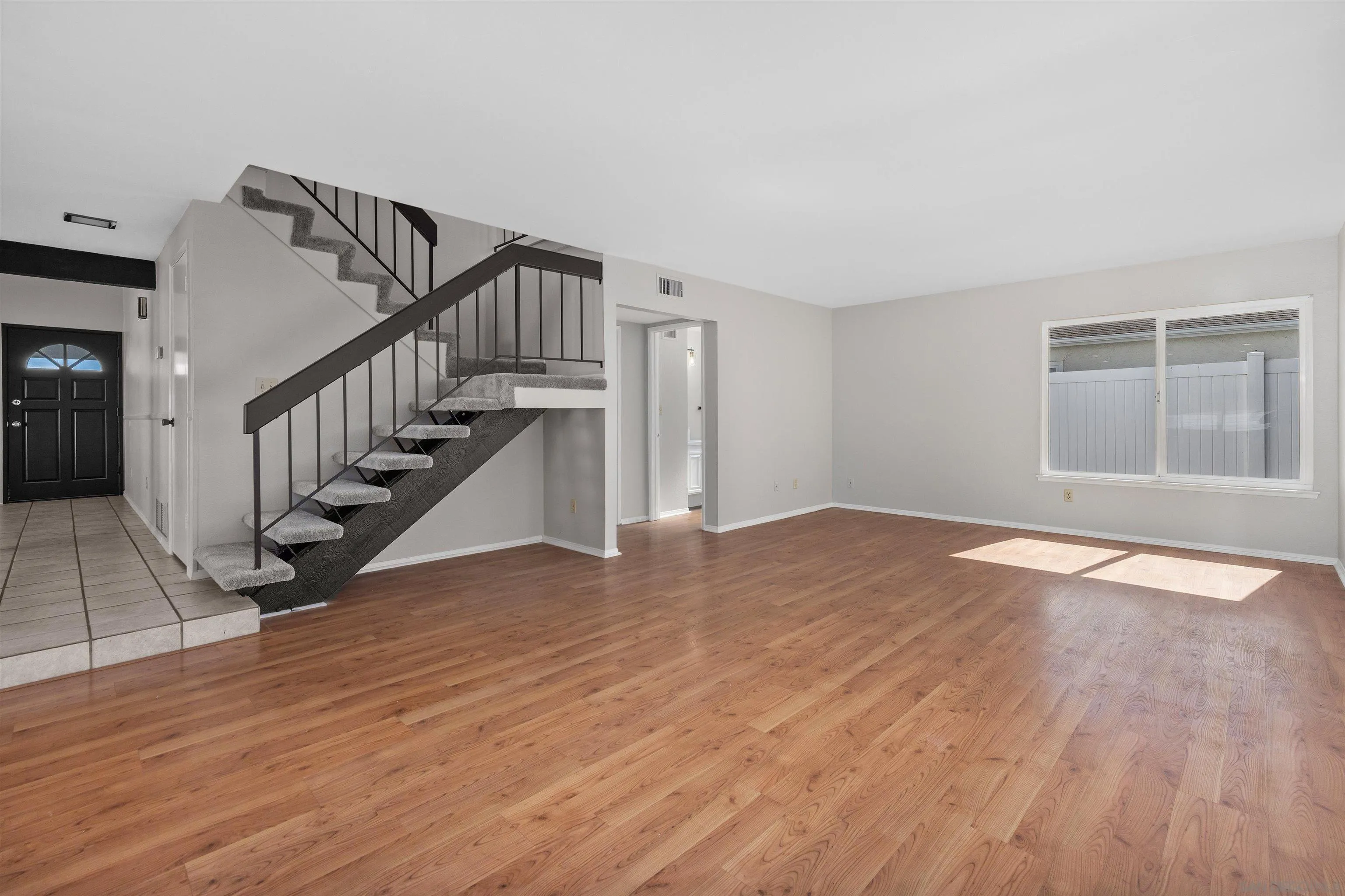 https://cdn.realtyfeed.com/cdn/127/250035548/c0b51ba3109a82b88eb01c8e588b21e2.webp