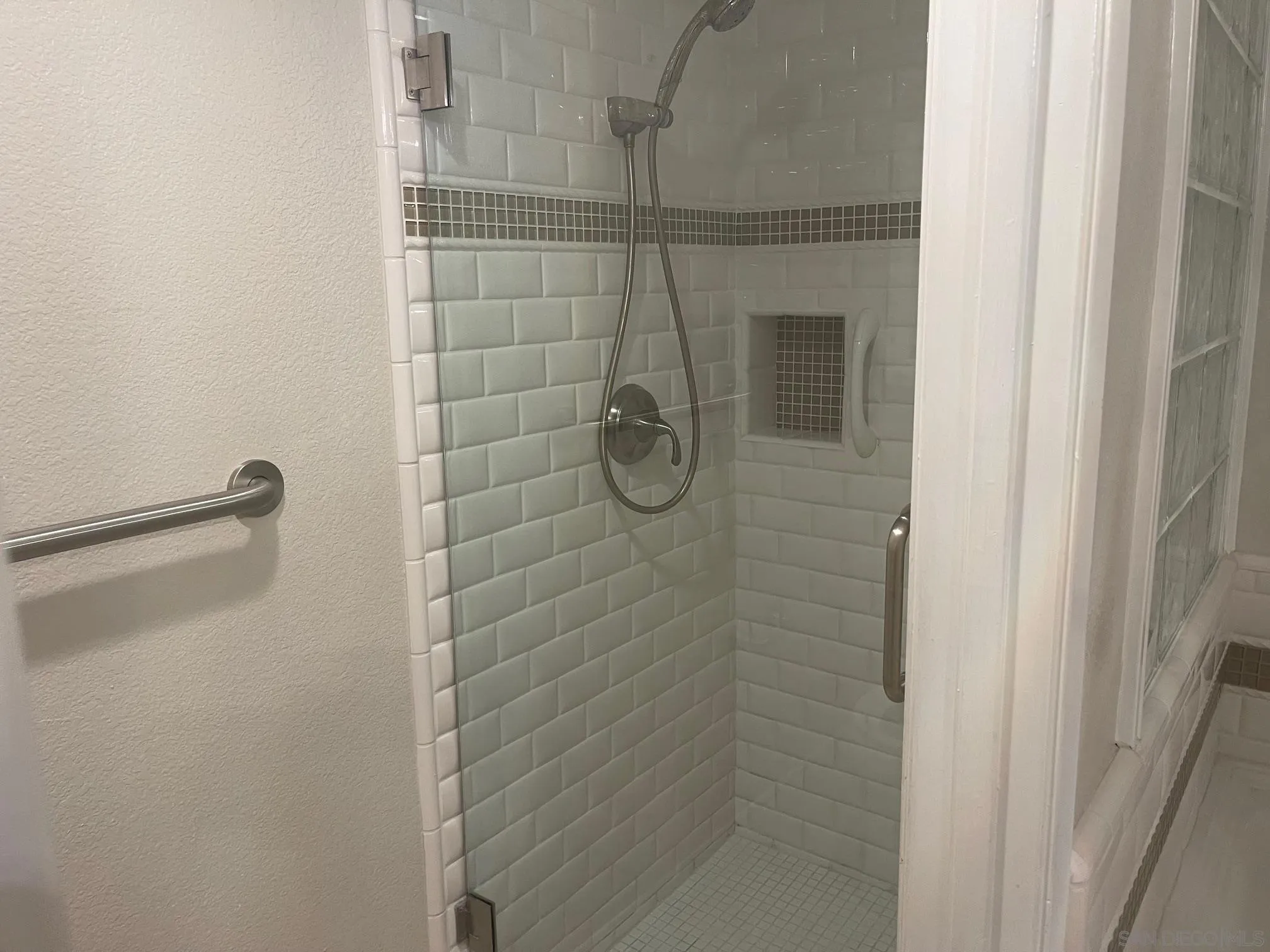 Photo #9: 250035568 Listing: Photo #9