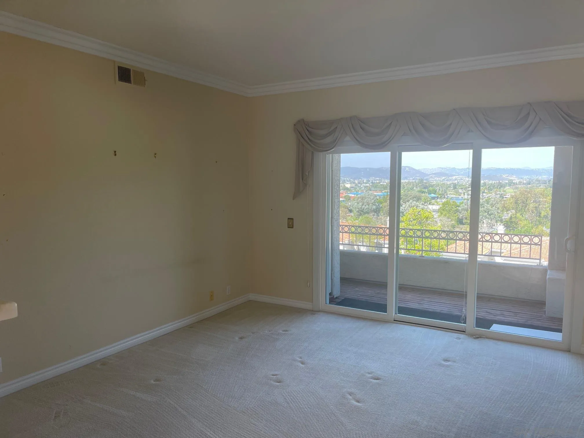 Photo #3: 250035568 Listing 