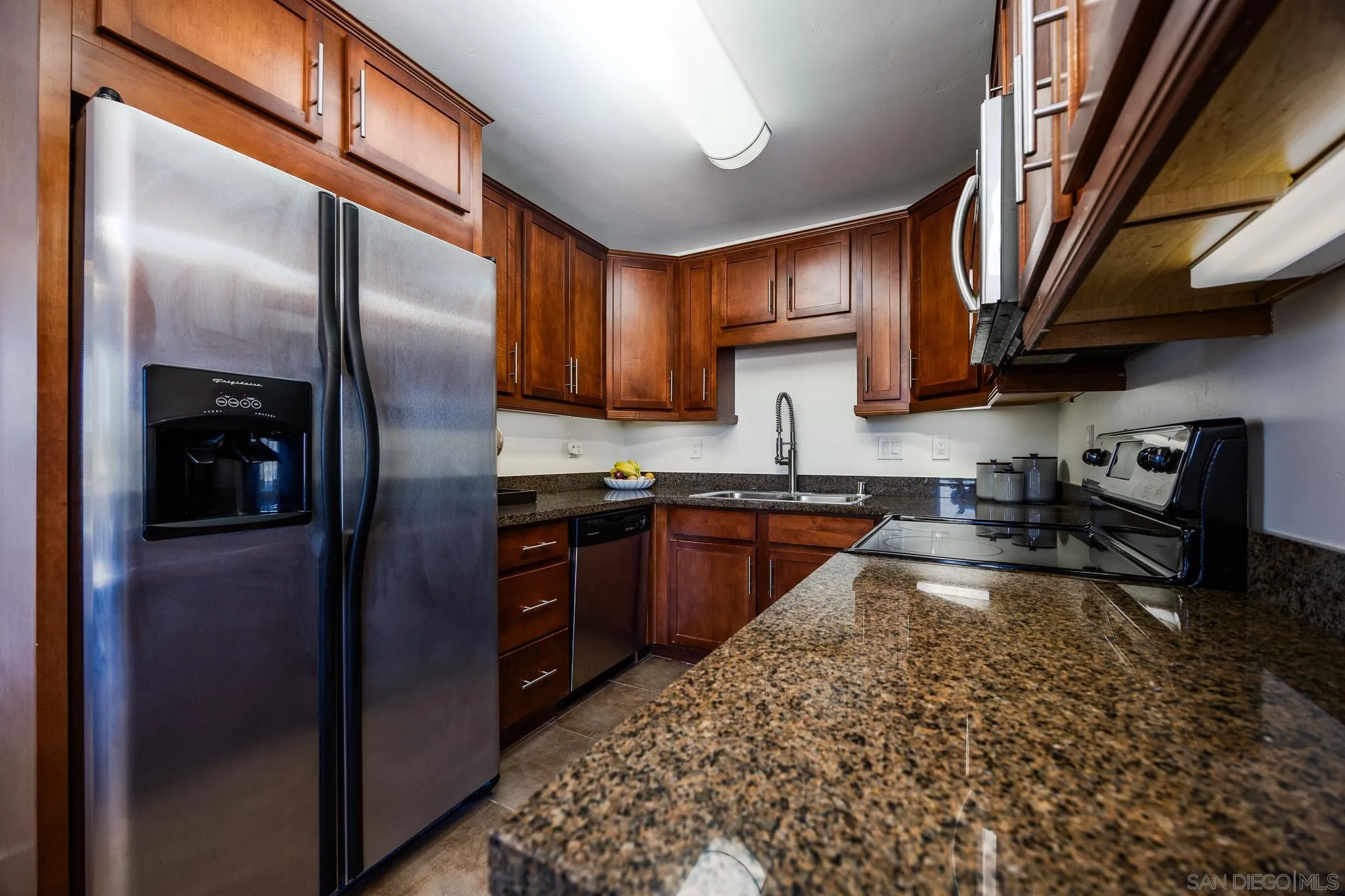 Photo #7: 250035575 Listing: Photo #7