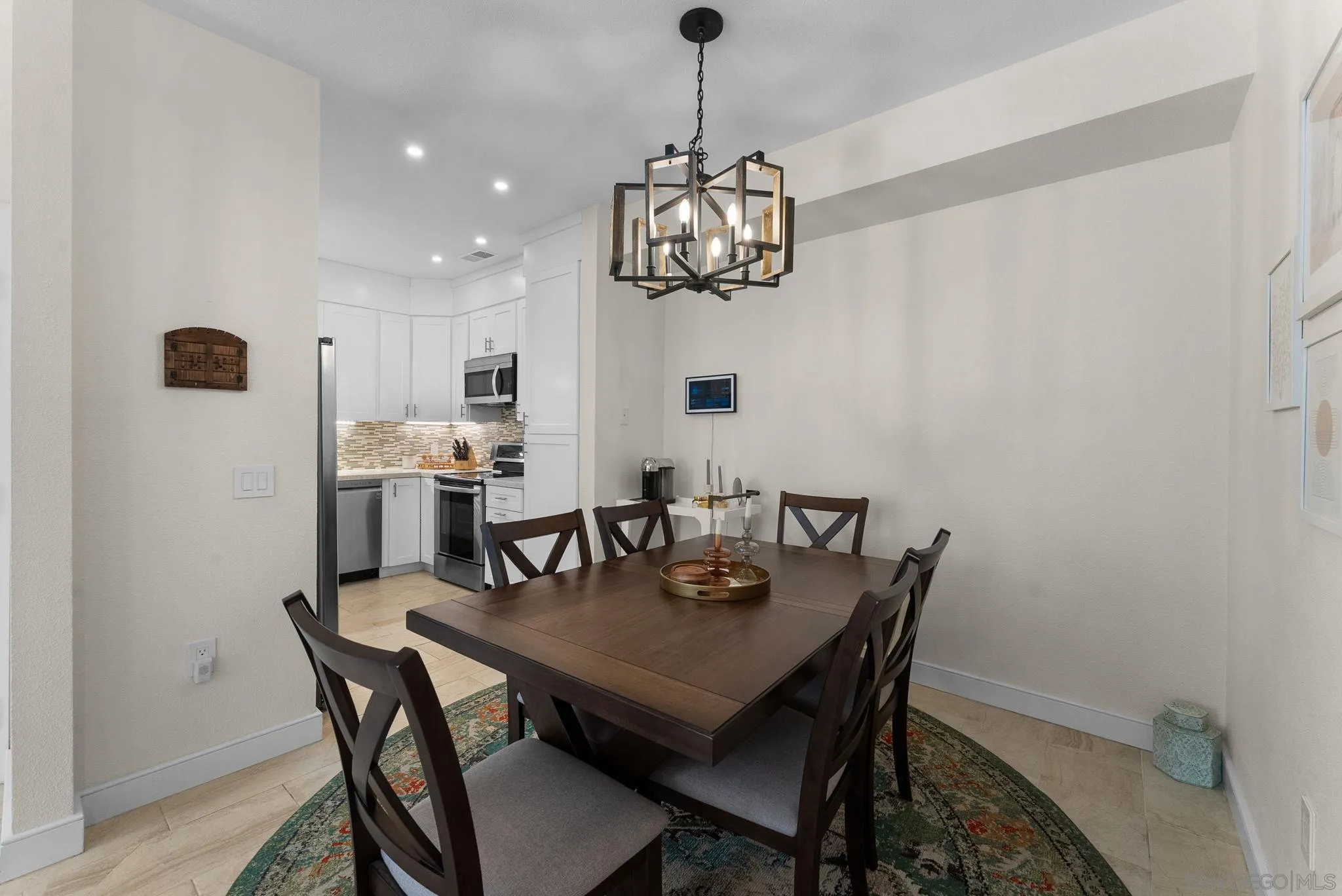 Photo #2: 250035579 Listing 
