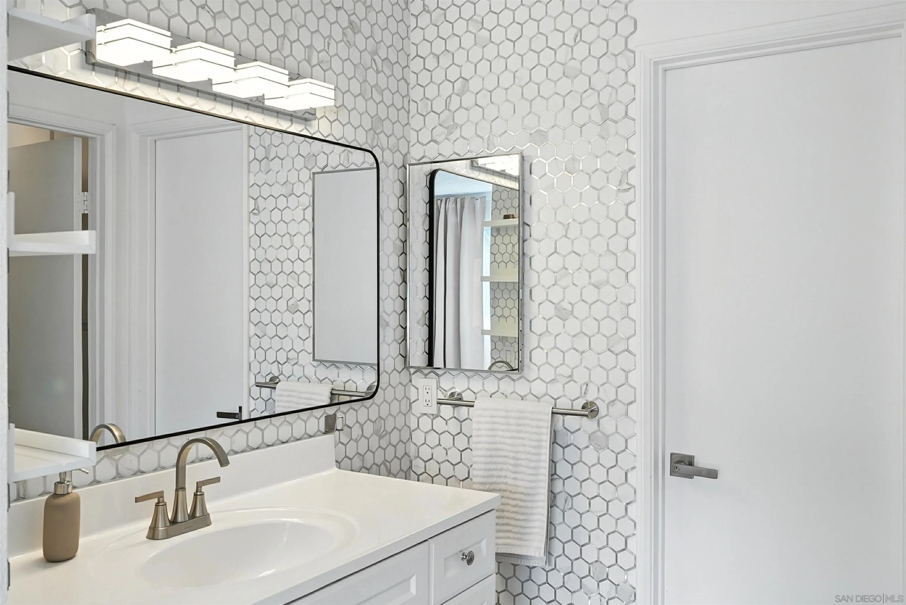 Photo #13: 250035584 Listing: Photo #13