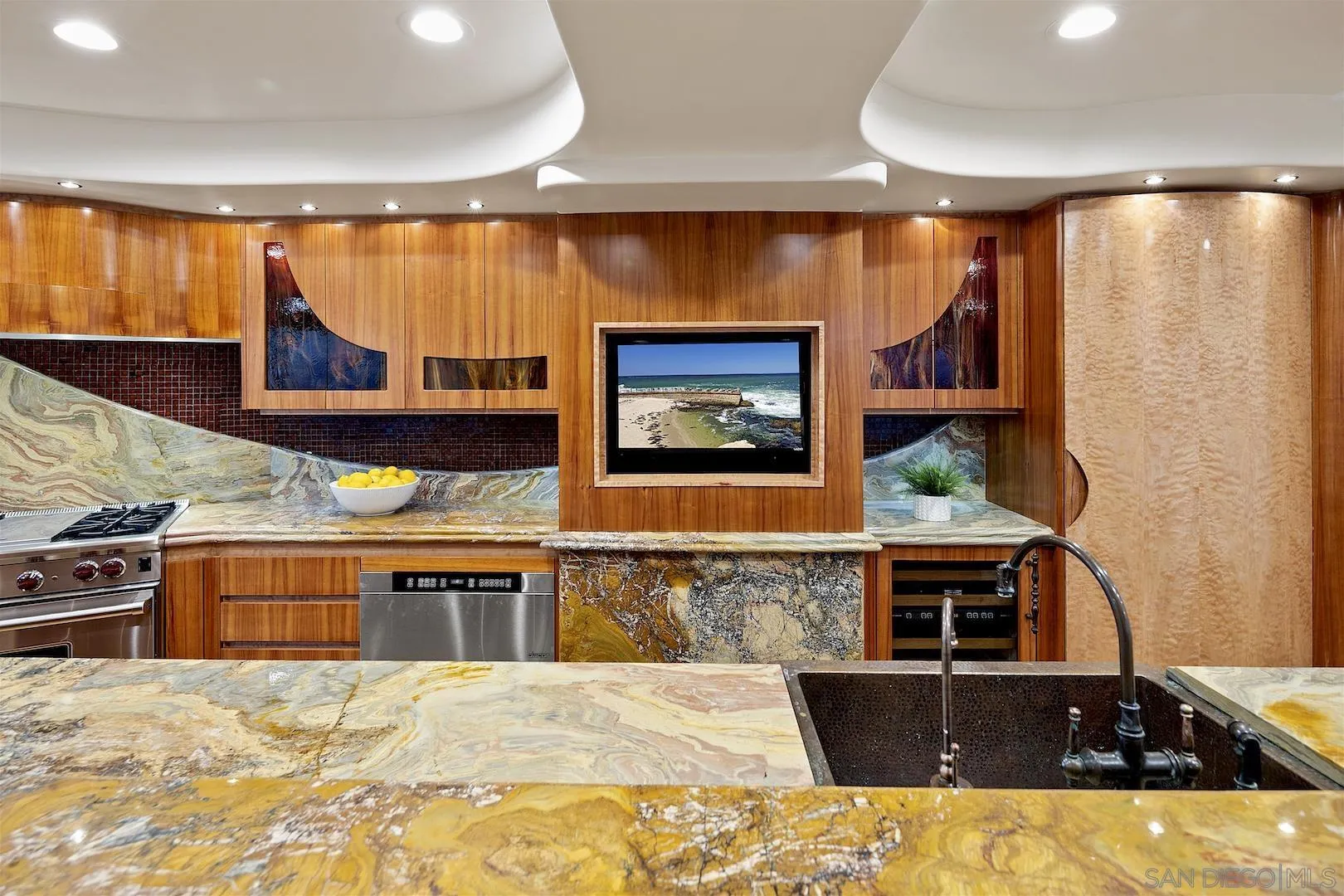 https://cdn.realtyfeed.com/cdn/127/250035587/3479fd9fdd987d1b596a8397db3fbcaa.webp
