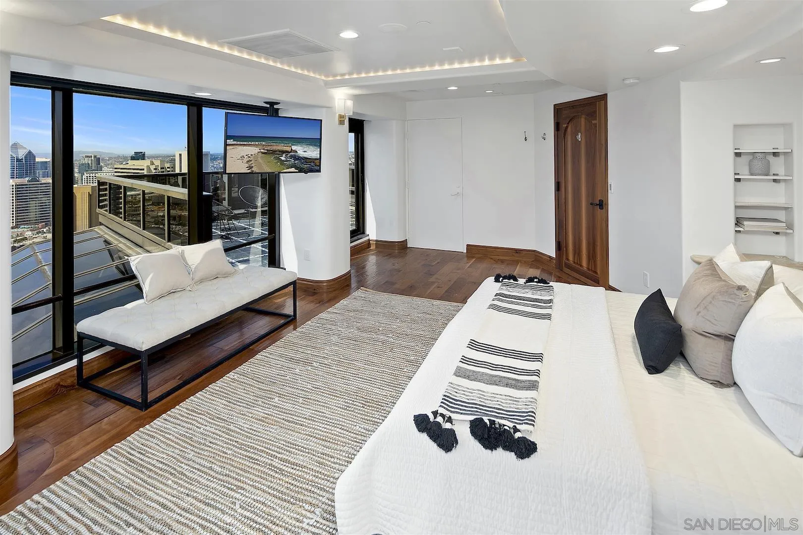 https://cdn.realtyfeed.com/cdn/127/250035587/777339ff3ff5ff4c4d815390e0885d6c.webp
