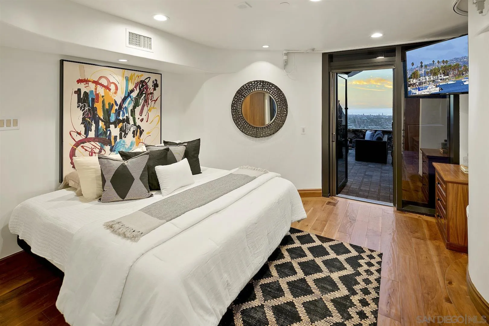 https://cdn.realtyfeed.com/cdn/127/250035587/7801d01729556867d45e3f57c3beb33b.webp