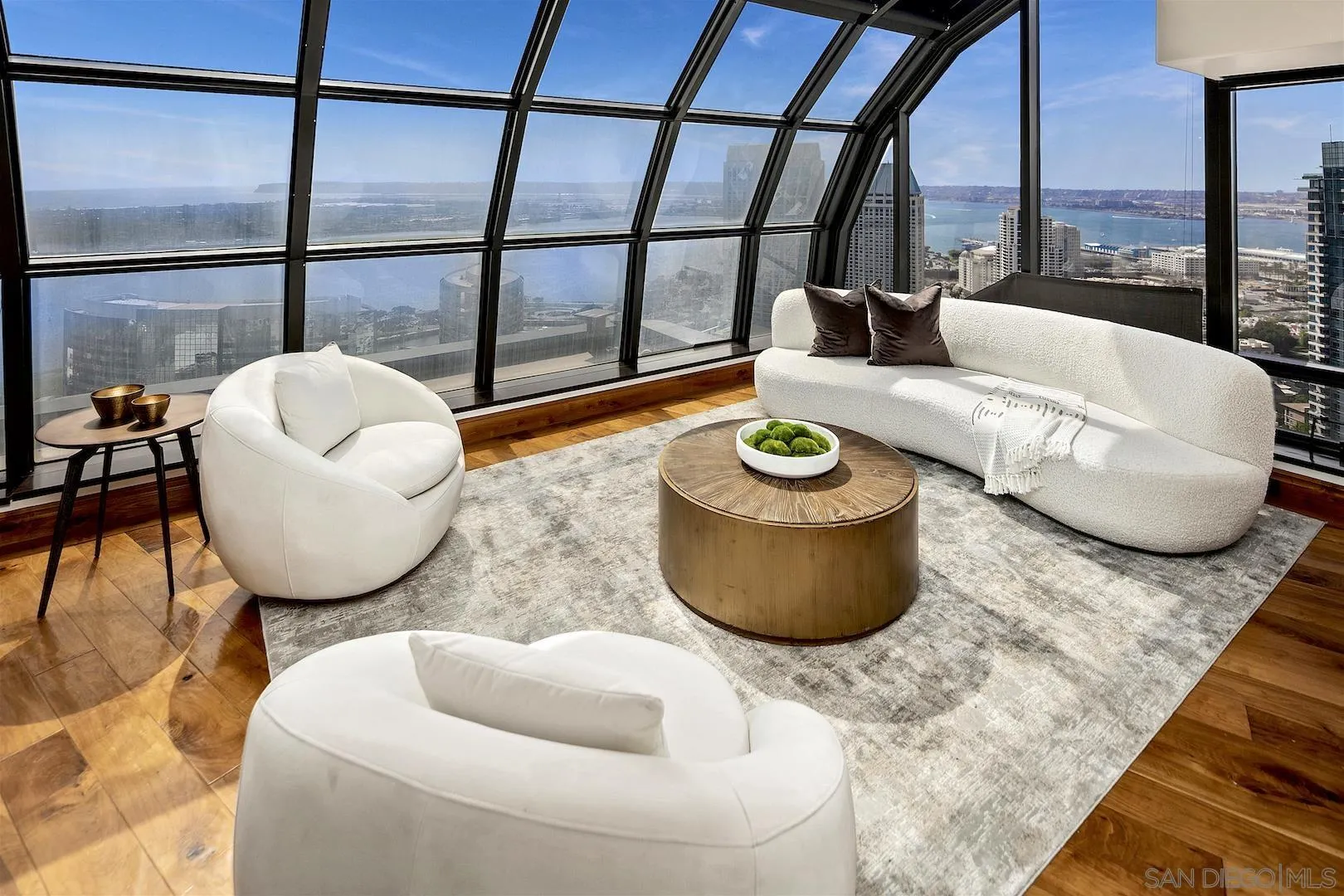 https://cdn.realtyfeed.com/cdn/127/250035587/b48c04ed452f92d6d98de874ea04756b.webp