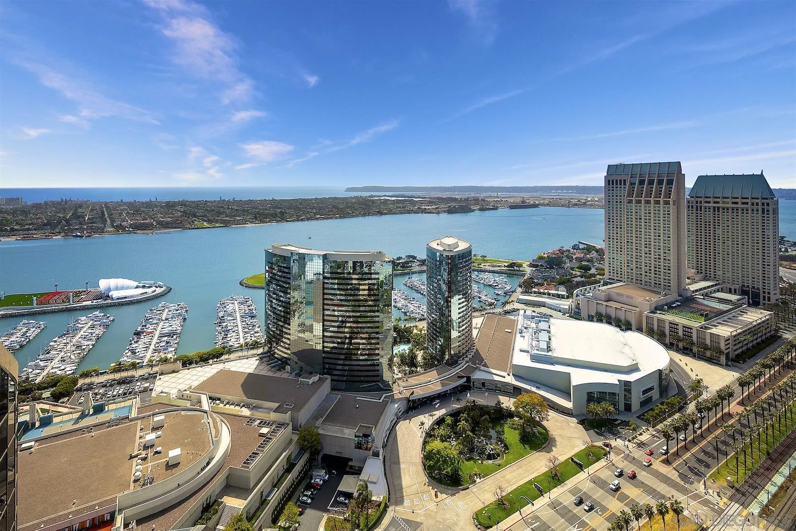 https://cdn.realtyfeed.com/cdn/127/250035587/ba6465e72d70bf5d15992bb0071b96f6.webp