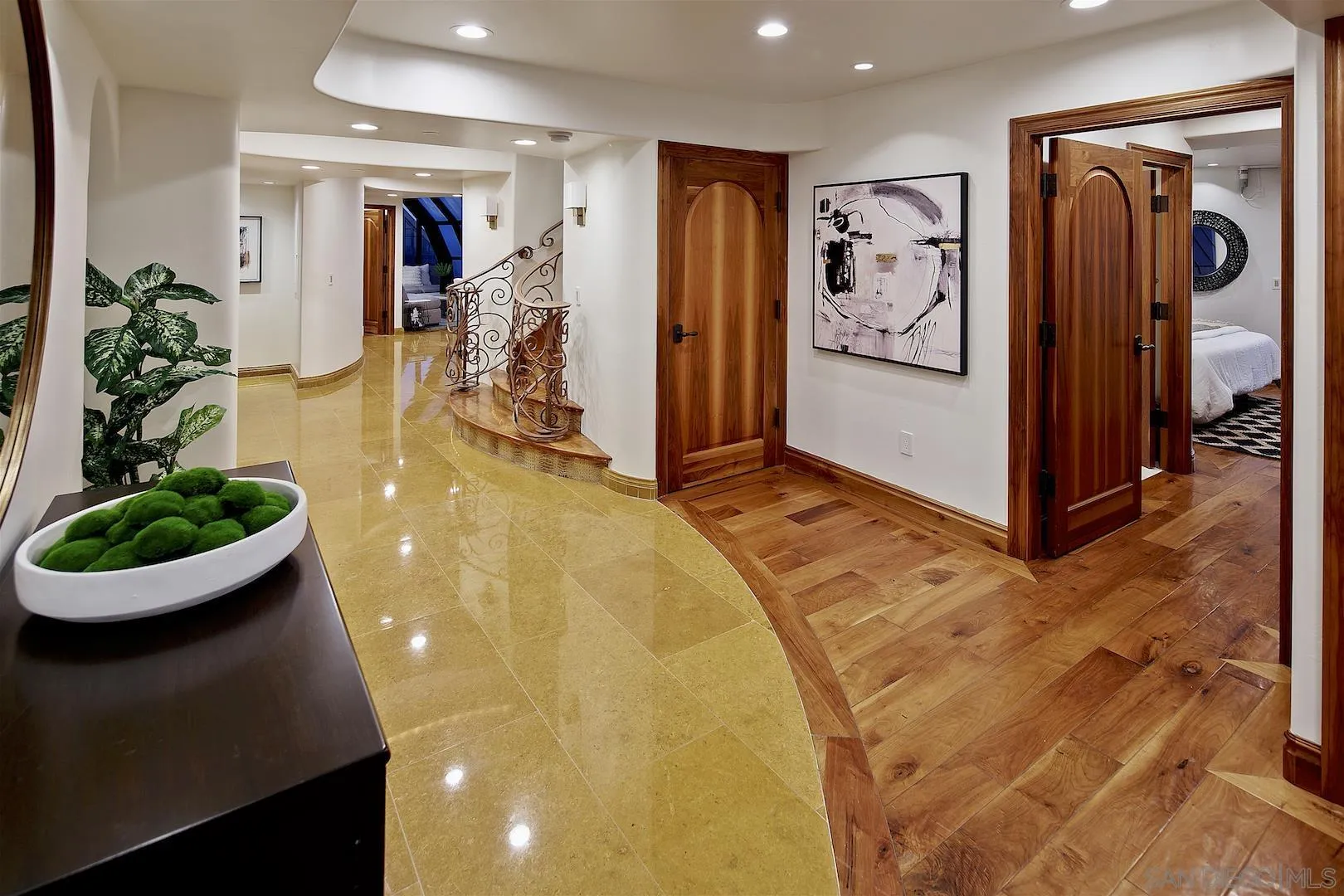 https://cdn.realtyfeed.com/cdn/127/250035587/c1309218a087d8146de55a68002c74a3.webp