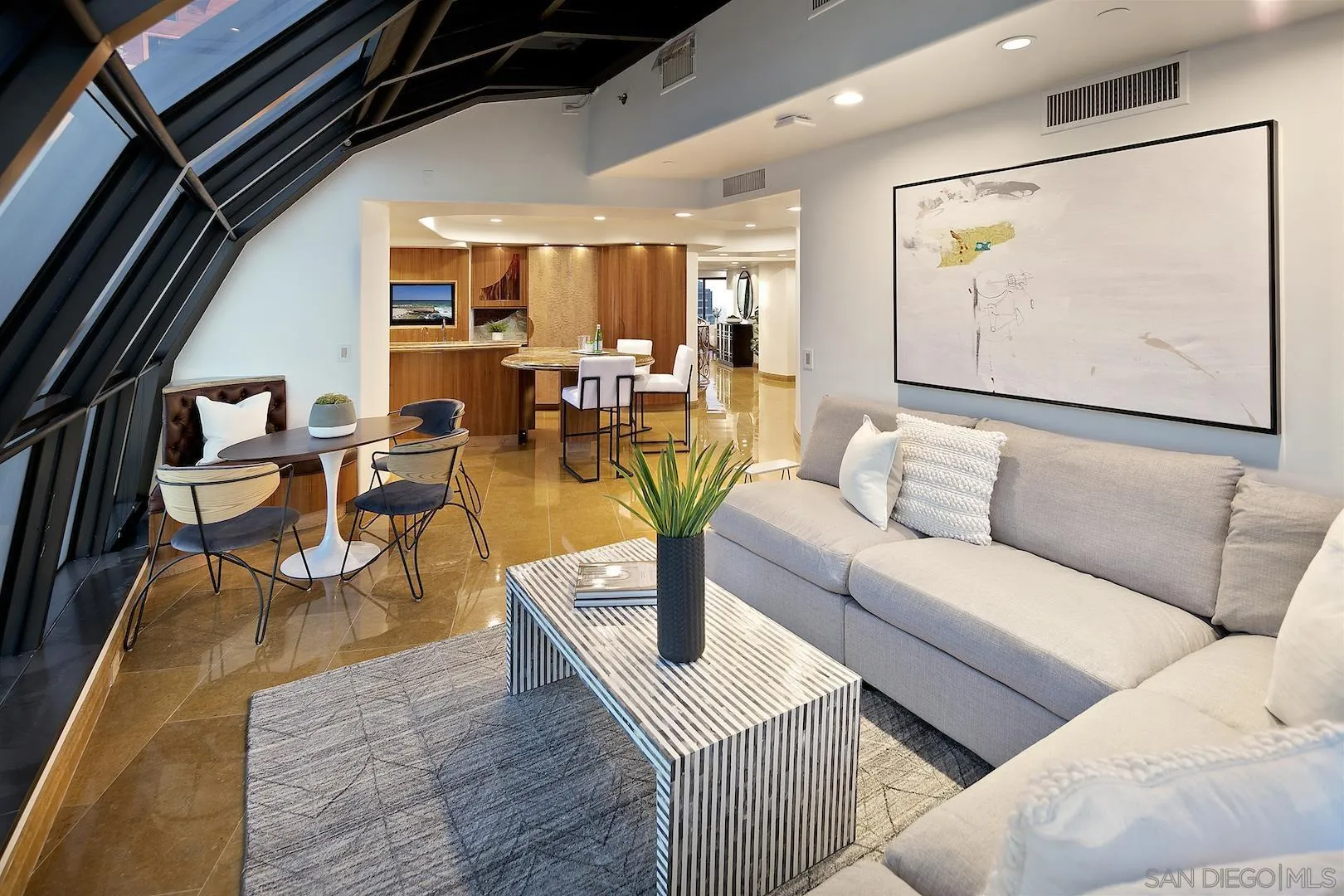 https://cdn.realtyfeed.com/cdn/127/250035587/d074cf3e276aa17514391b0f336cc0c7.webp