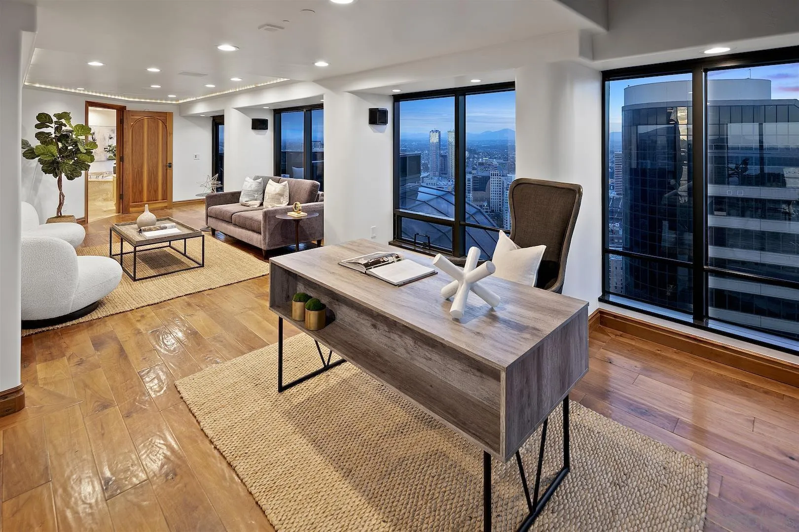 https://cdn.realtyfeed.com/cdn/127/250035587/d37dc0e20a83ff9e84d4db349fd60db9.webp