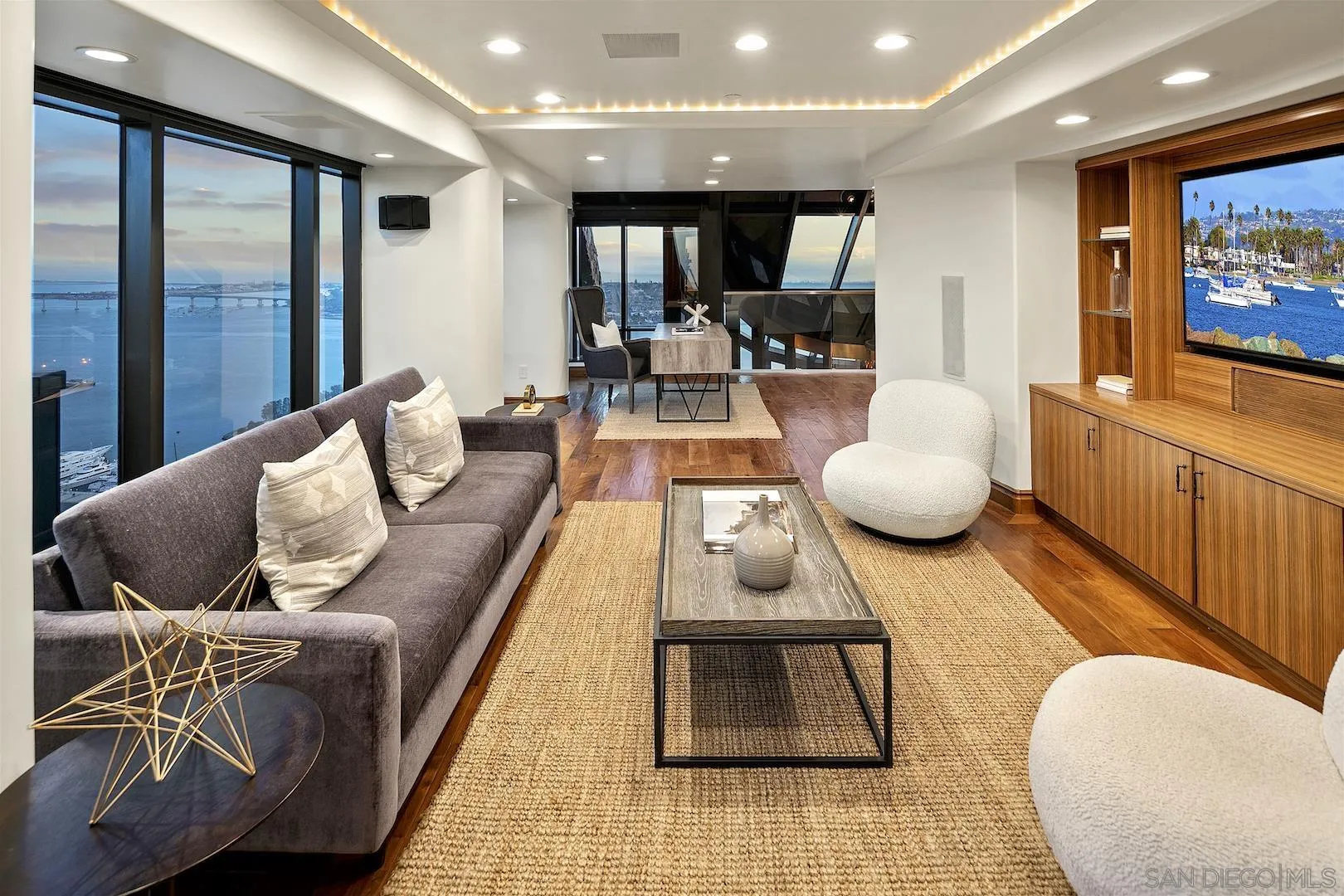 https://cdn.realtyfeed.com/cdn/127/250035587/d7b2d138e18e5e099da6b0a77f78487c.webp