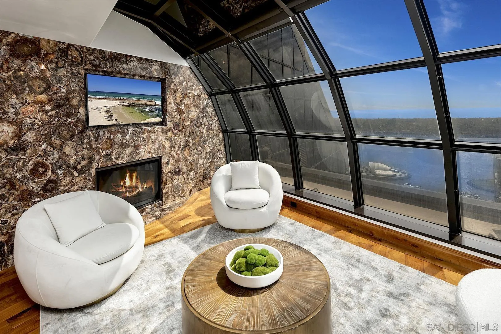 https://cdn.realtyfeed.com/cdn/127/250035587/eaf3ee677cd1a5705ab028af94569bda.webp