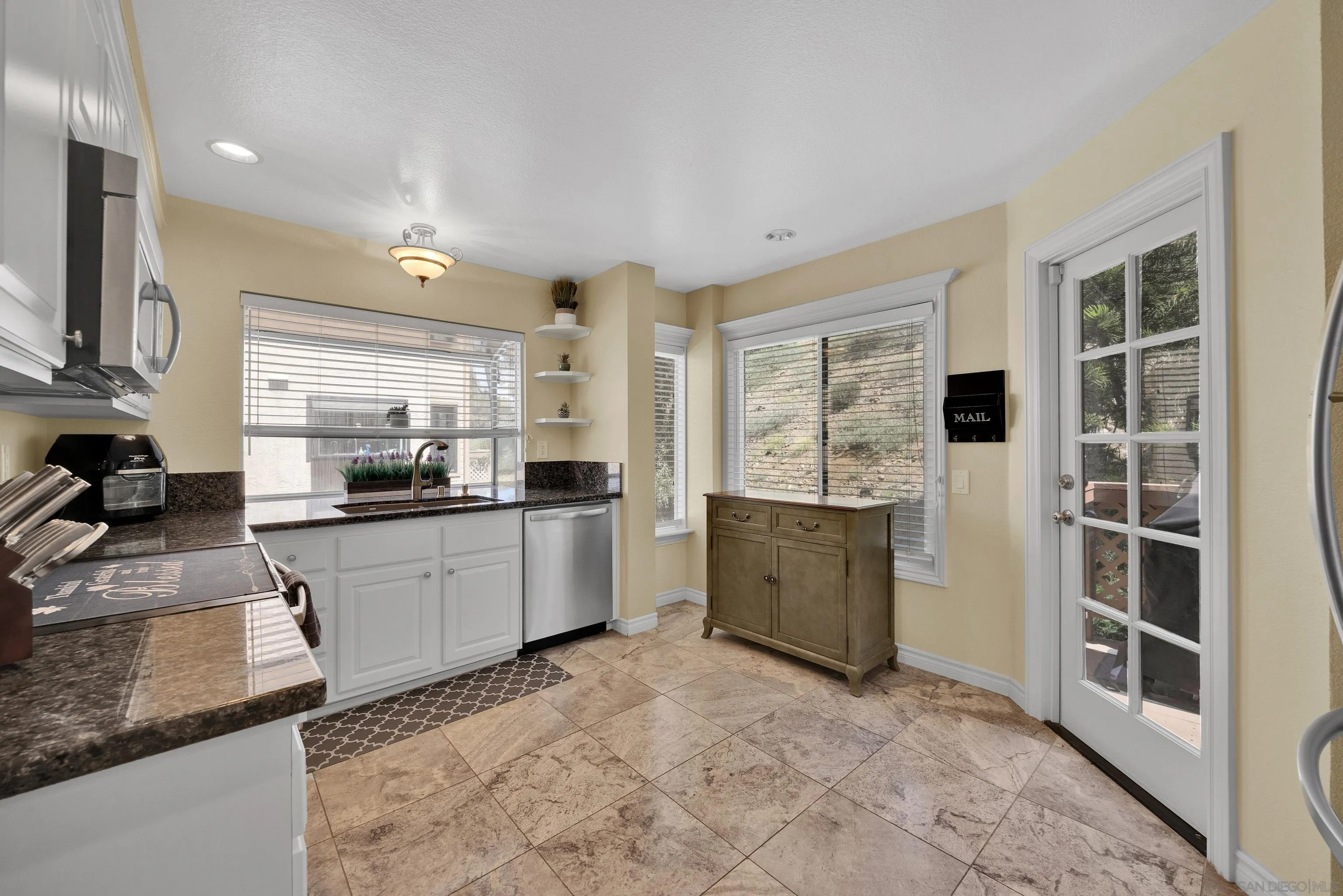 Photo #8: 250035597 Listing: Photo #8