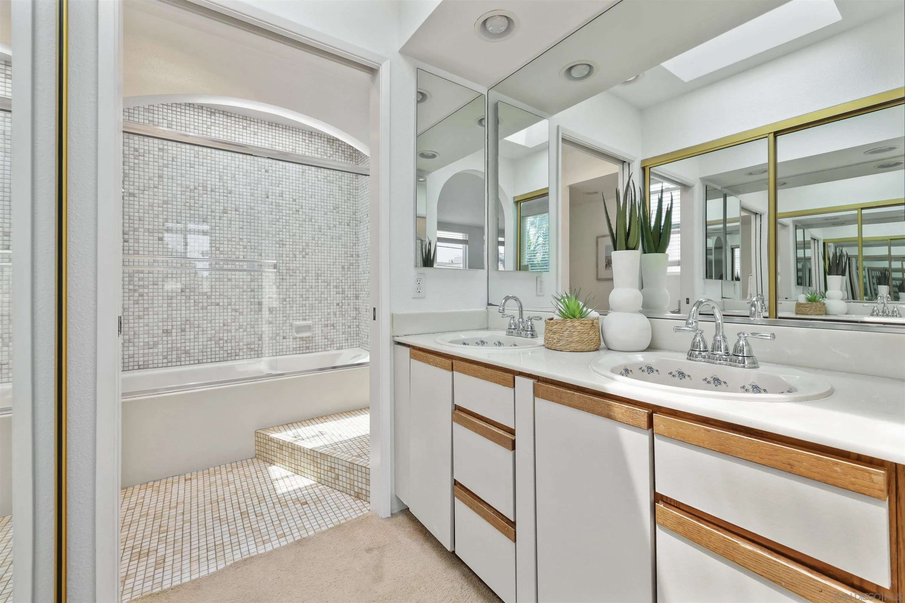 Photo #16: 250035600 Listing: Photo #16